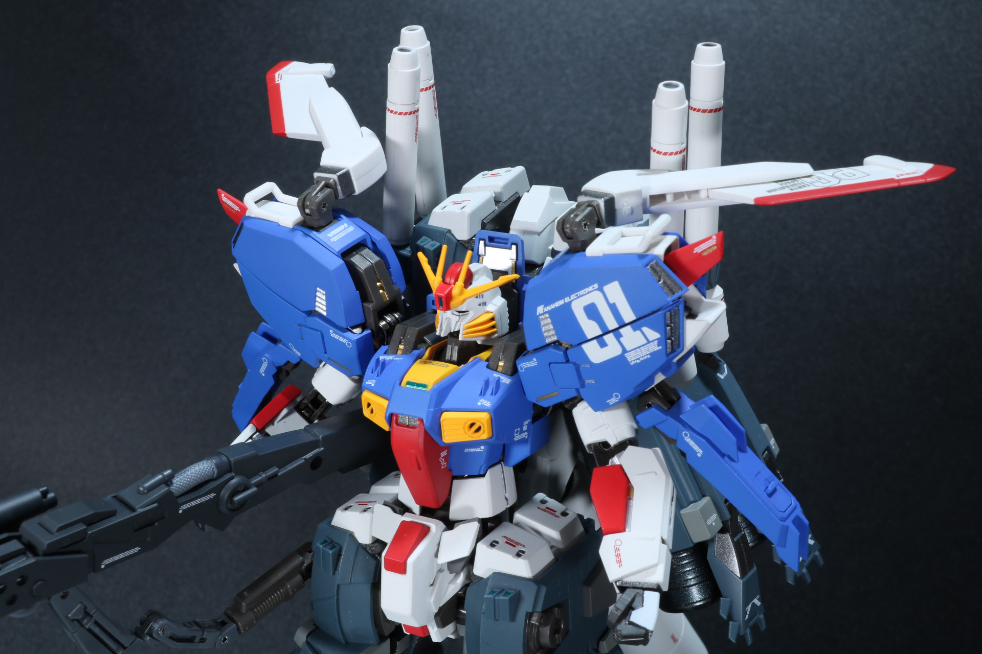 ブースター・ユニットは左右への展開、ノズルカバーの位置調整が可能