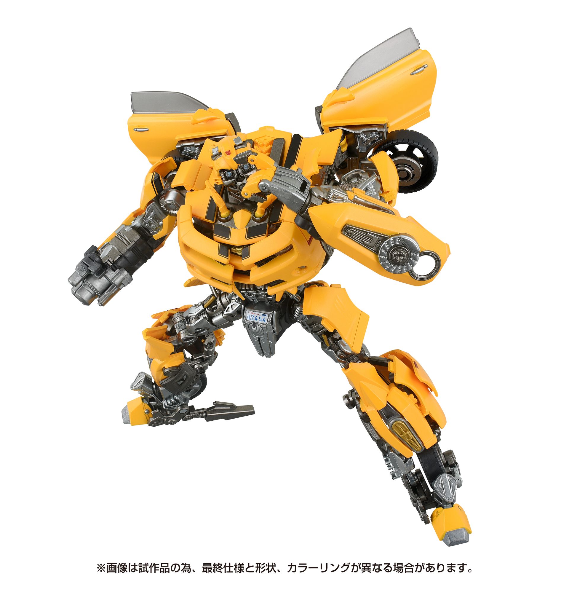 頭部に内蔵されているバトルマスクを展開し、劇中再現を楽しめる