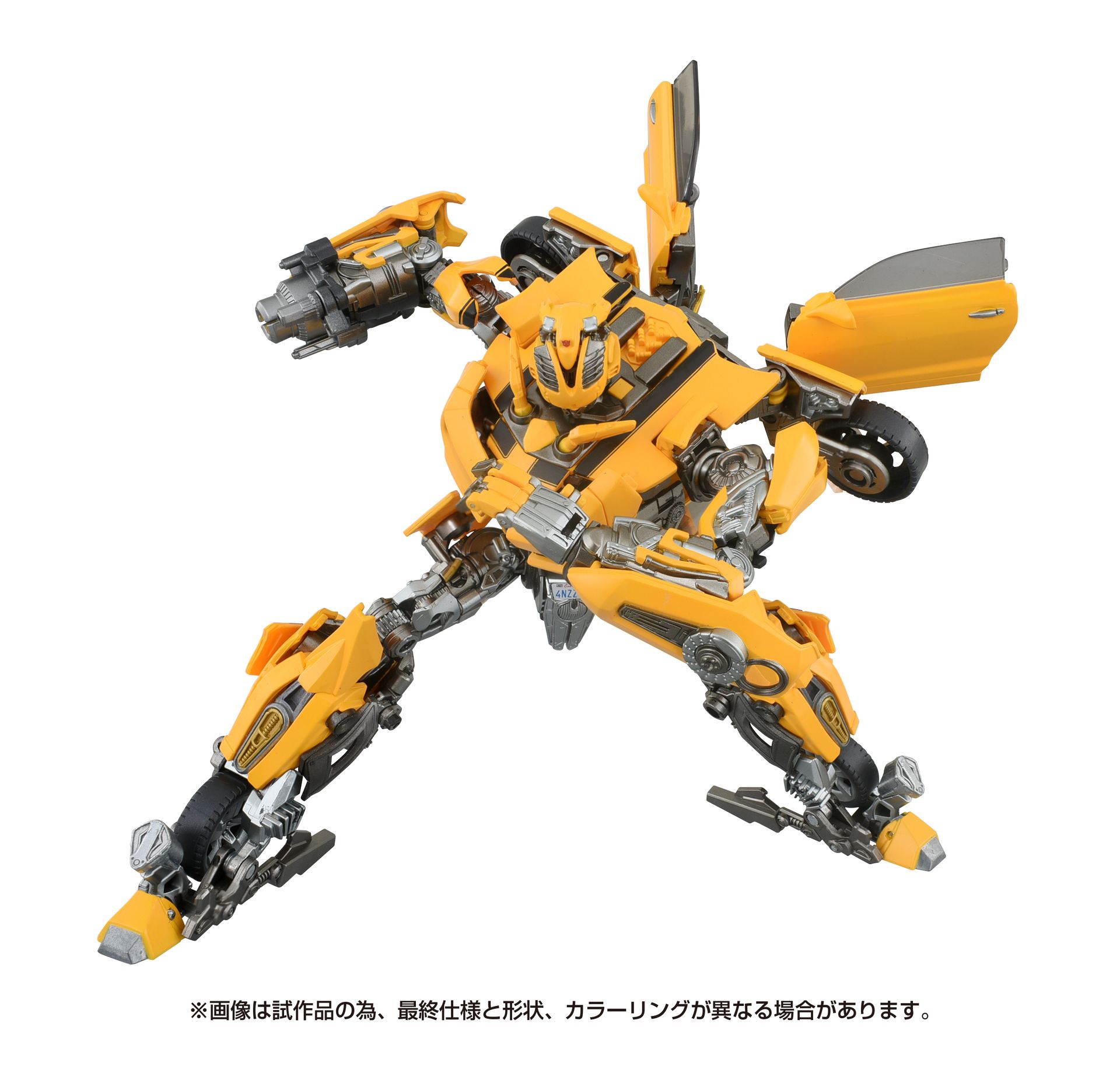 頭部に内蔵されているバトルマスクを展開し、劇中再現を楽しめる