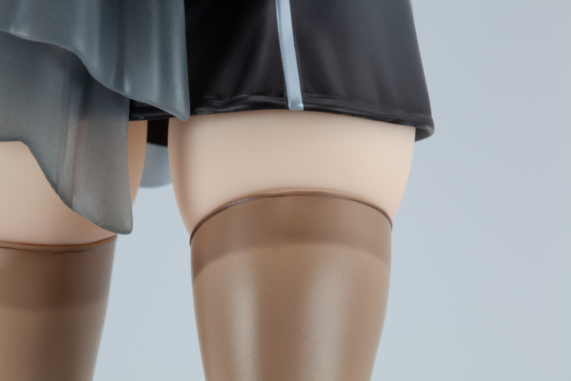 タイツに寄りはみ出た太もものムチムチ感がたまらない