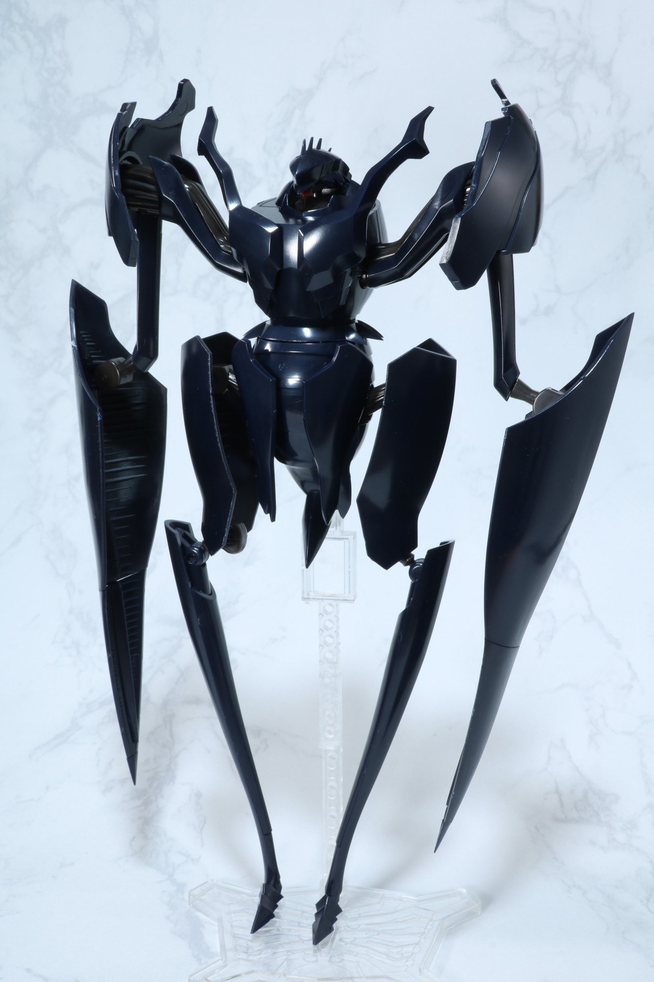 独特のシルエットが再現された「ジアース」