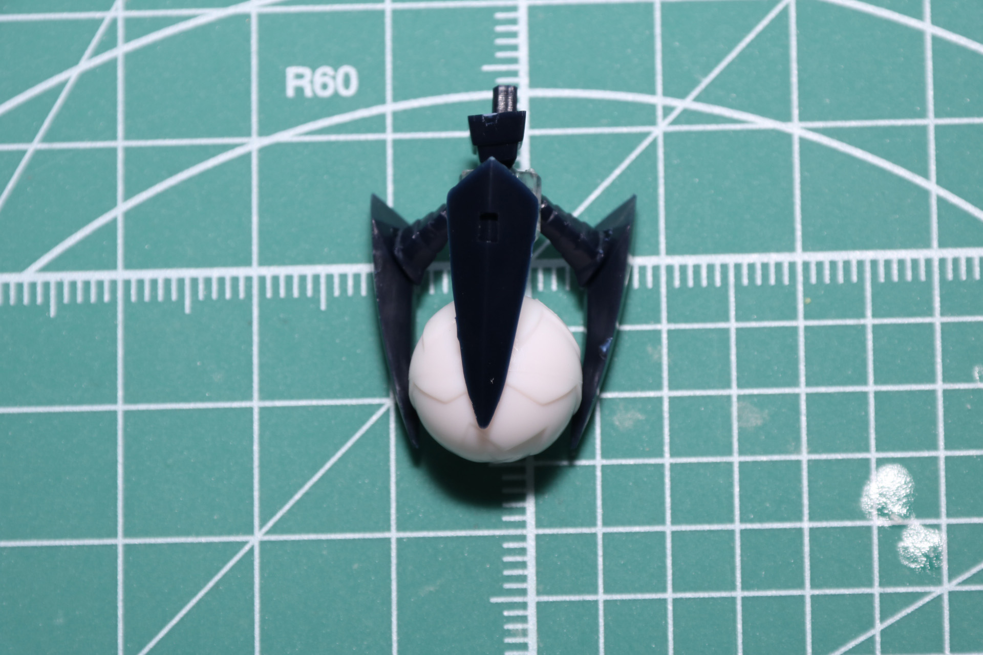 「ジアース」の腕部先端部を展開し、敵のコックピットを持った状態が再現できる