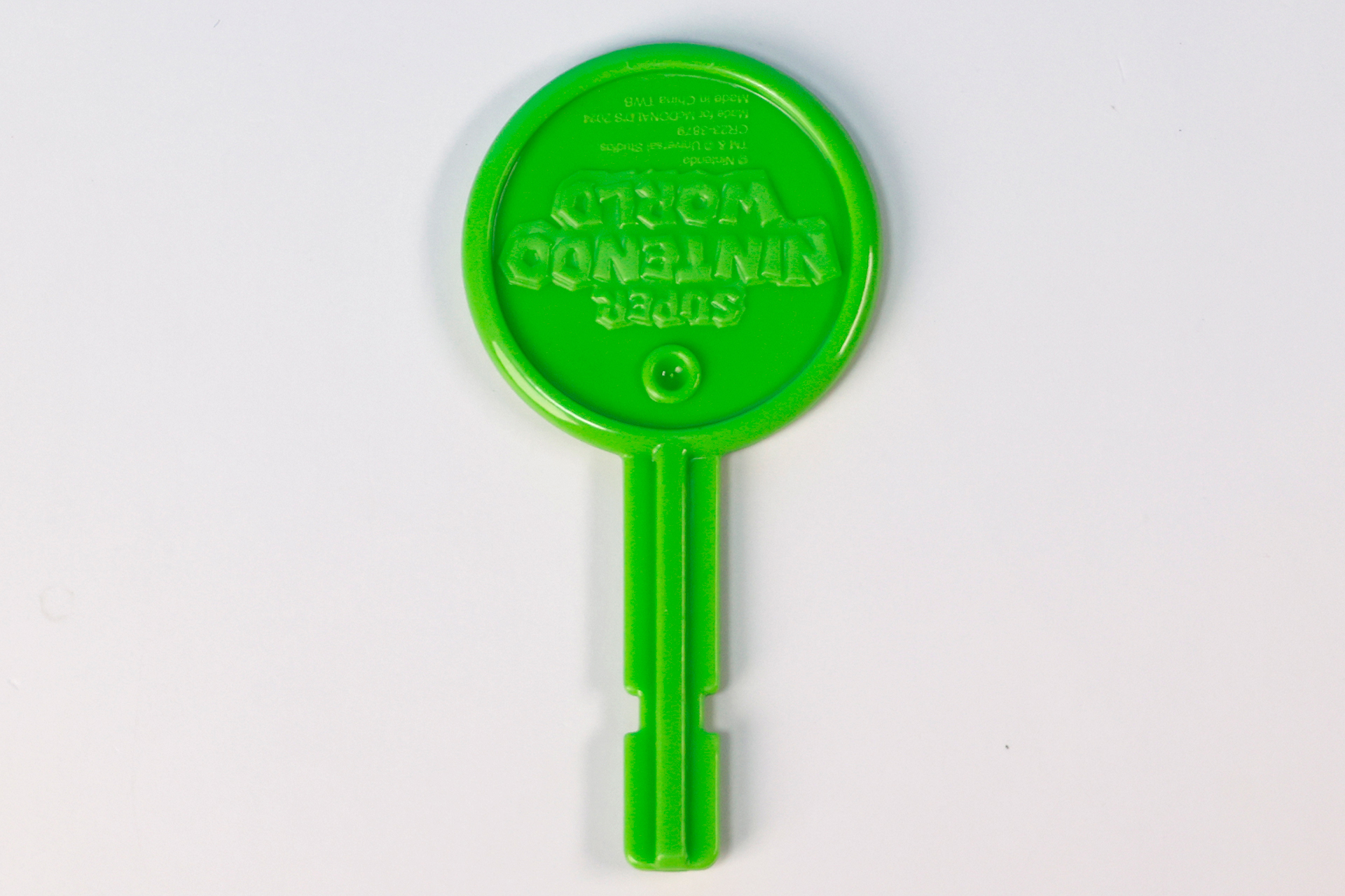 ディスクの裏には「スーパー･ニンテンドー・ワールド」のロゴか描かれている