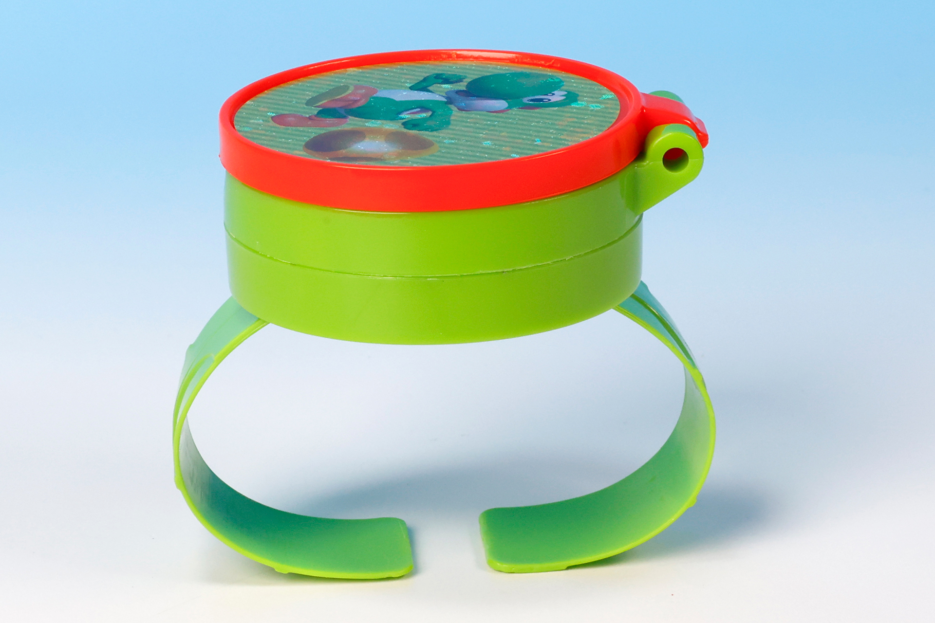 腕にすぐに取り付けられるような形状になっている