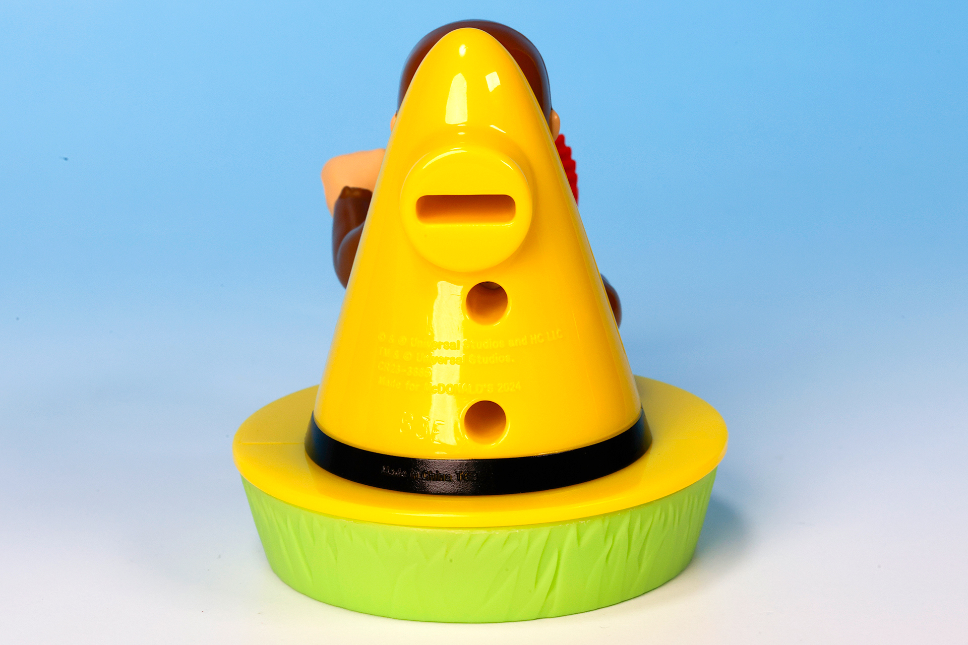 背面側の細長い穴は、息を吹きかけるところだ