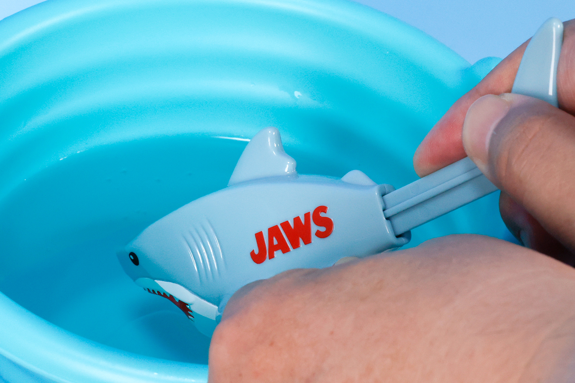 頭を水につけてしっぽを引っぱろう