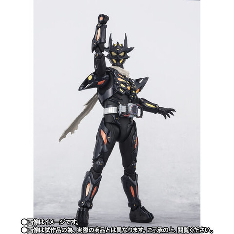 仮面ライダーガッチャード」より「仮面ライダードレッド零式」が