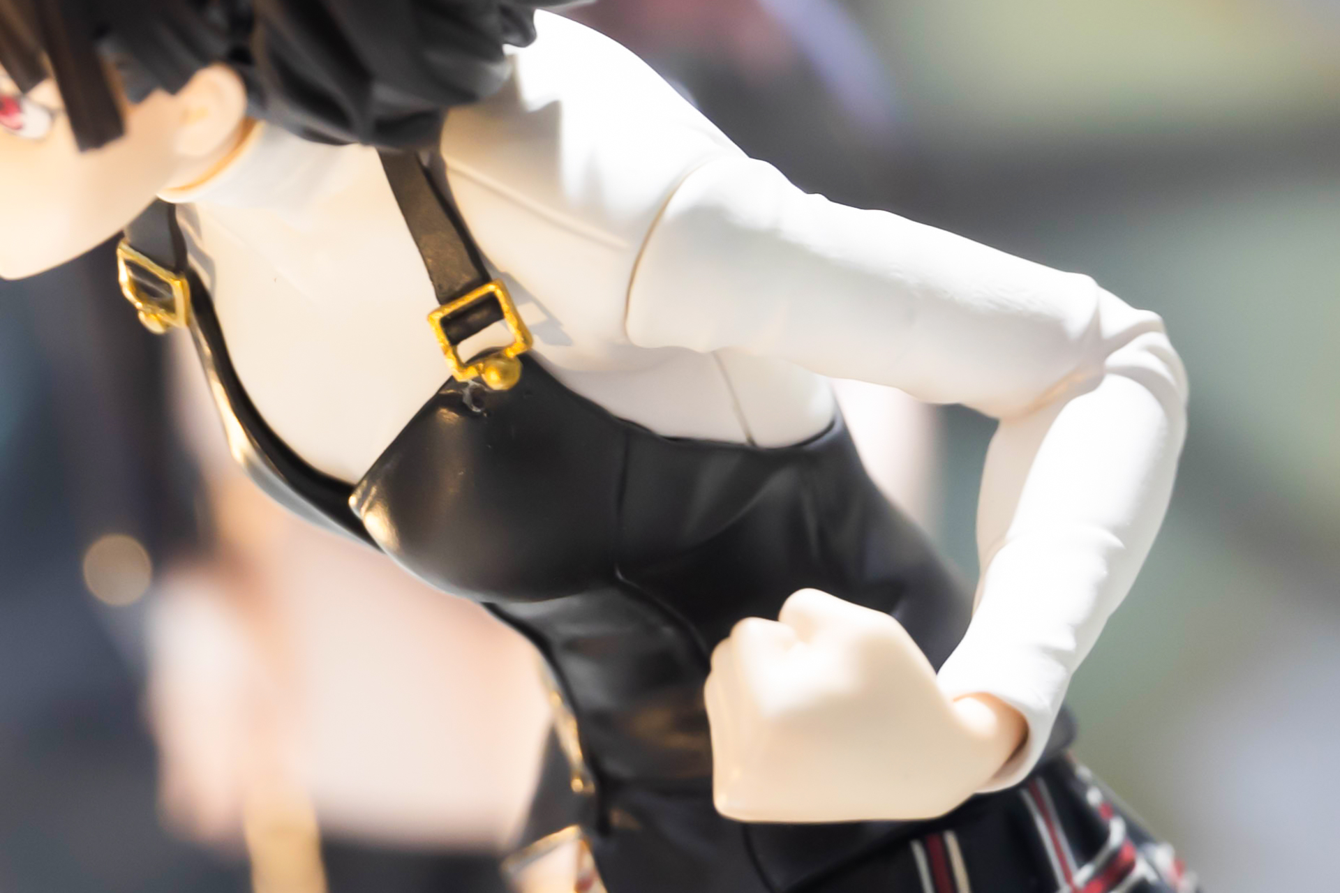 金具など細部も作り込まれている