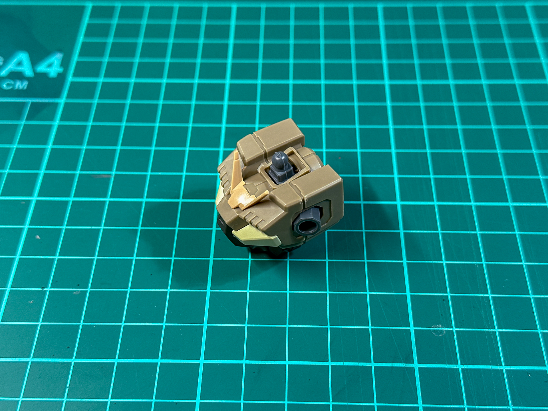 肩部との接続は引き出し式関節となっています。