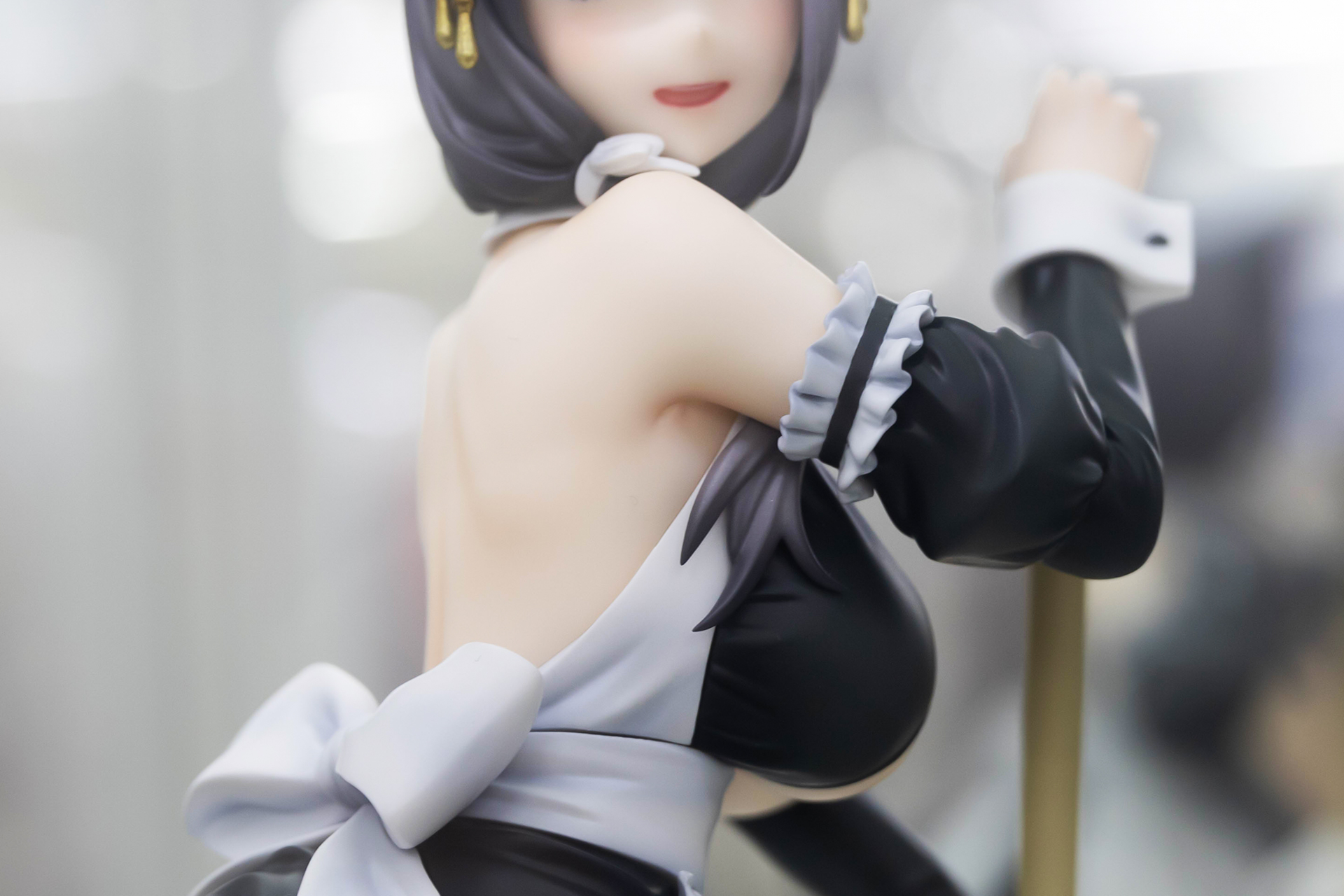 前面に突き出るような、大きなバスト