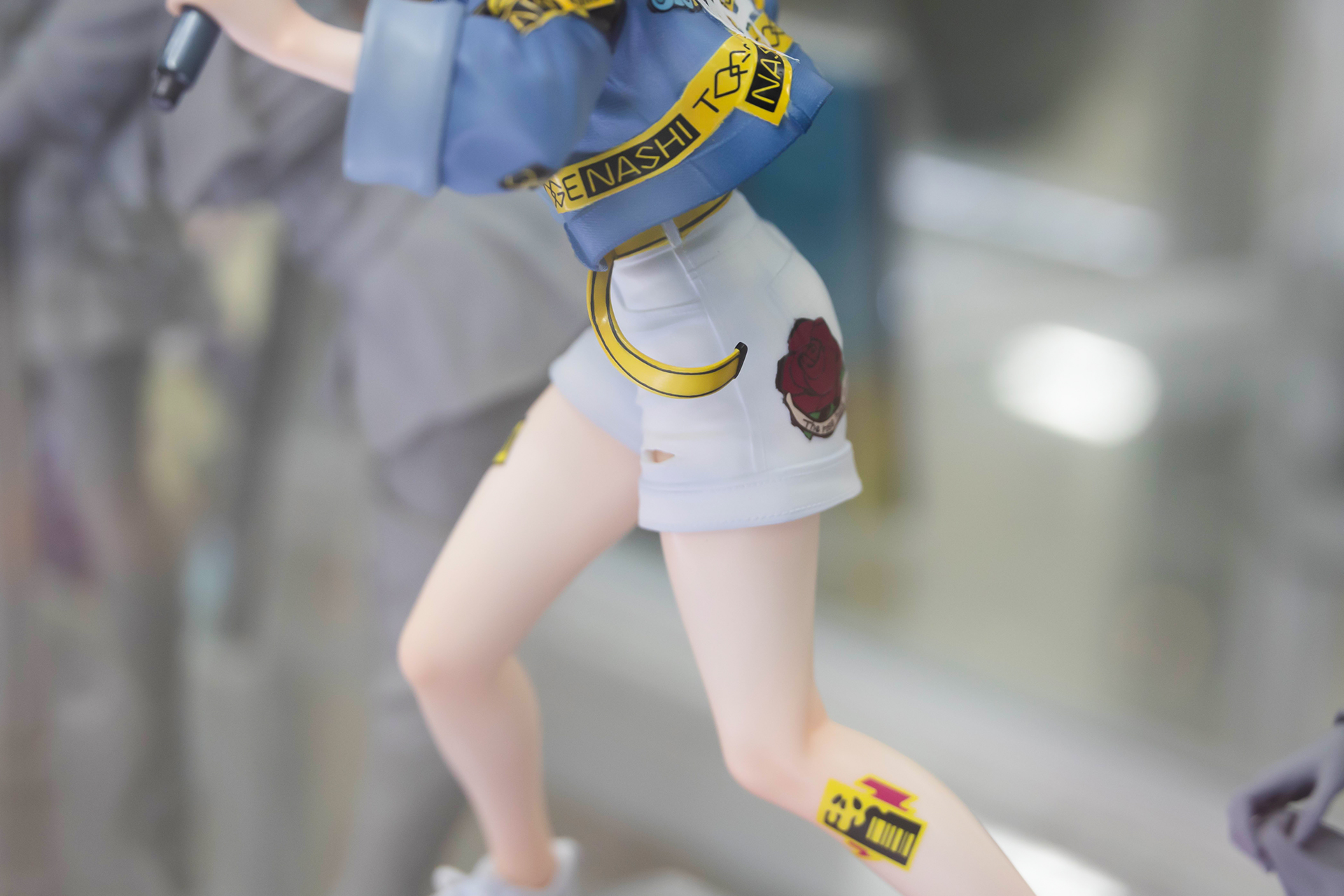 パンツのプリントや脚に貼られたワッペンなどもしっかりと再現されている