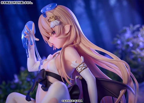 スライムに衣類を溶かされる悪魔っ子のフィギュア「プラズマとスライム