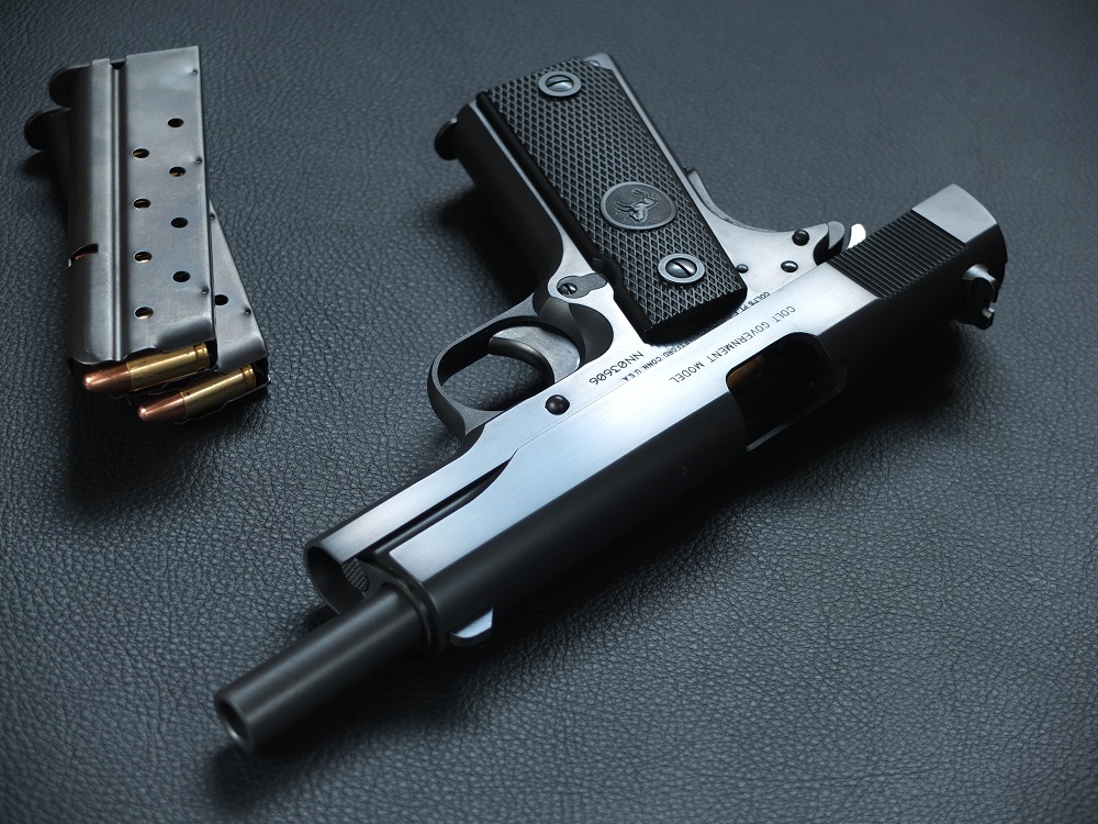 モデルガンメーカー・エランが発売する「タカ カスタム」。価格は253,000円