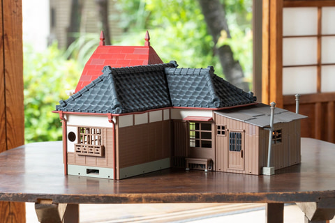 となりのトトロ」より“草壁家”のミニチュアが7月20日発売