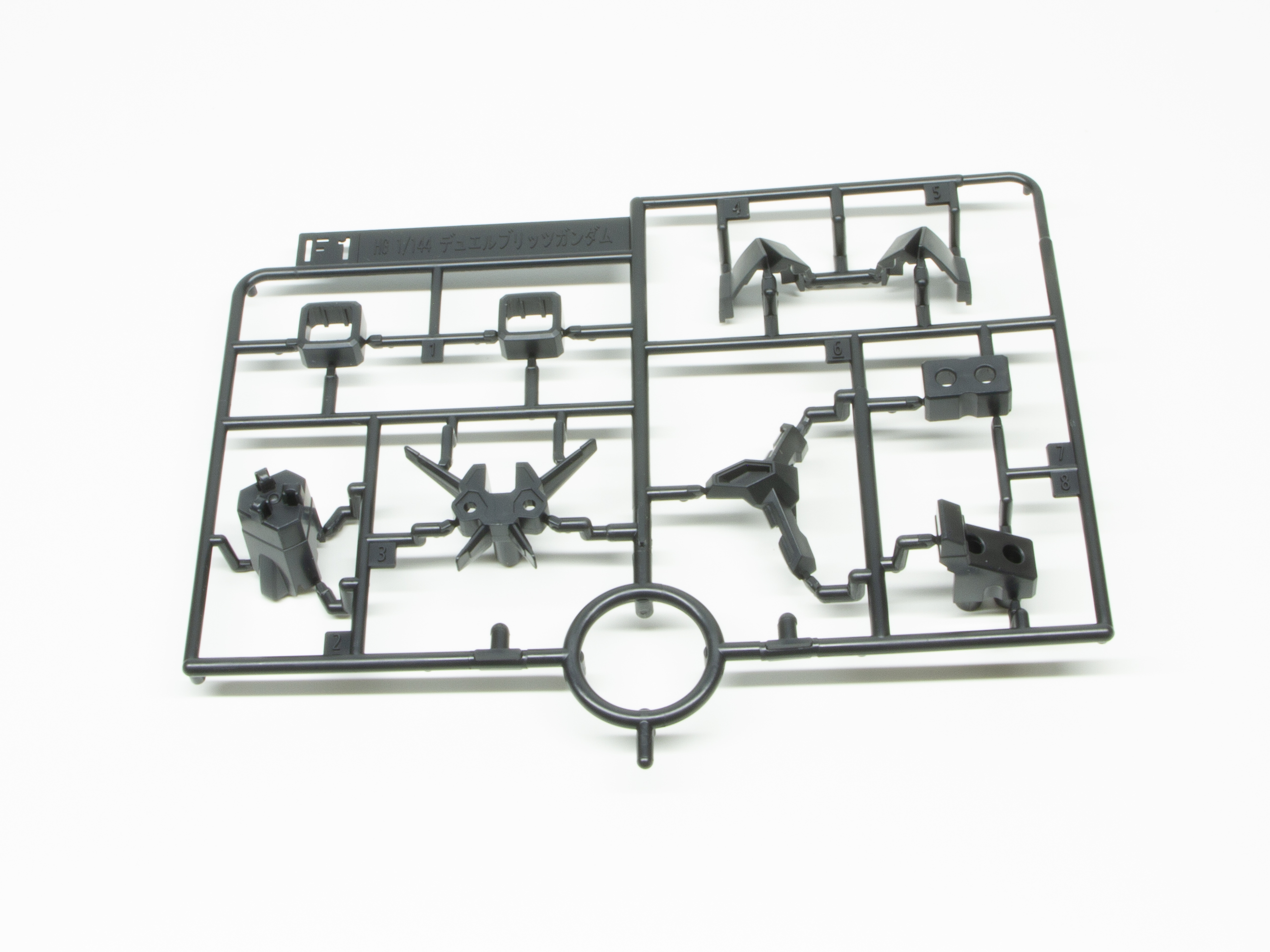 F1ランナー。「アサルトシュラウド」の武装などを構成