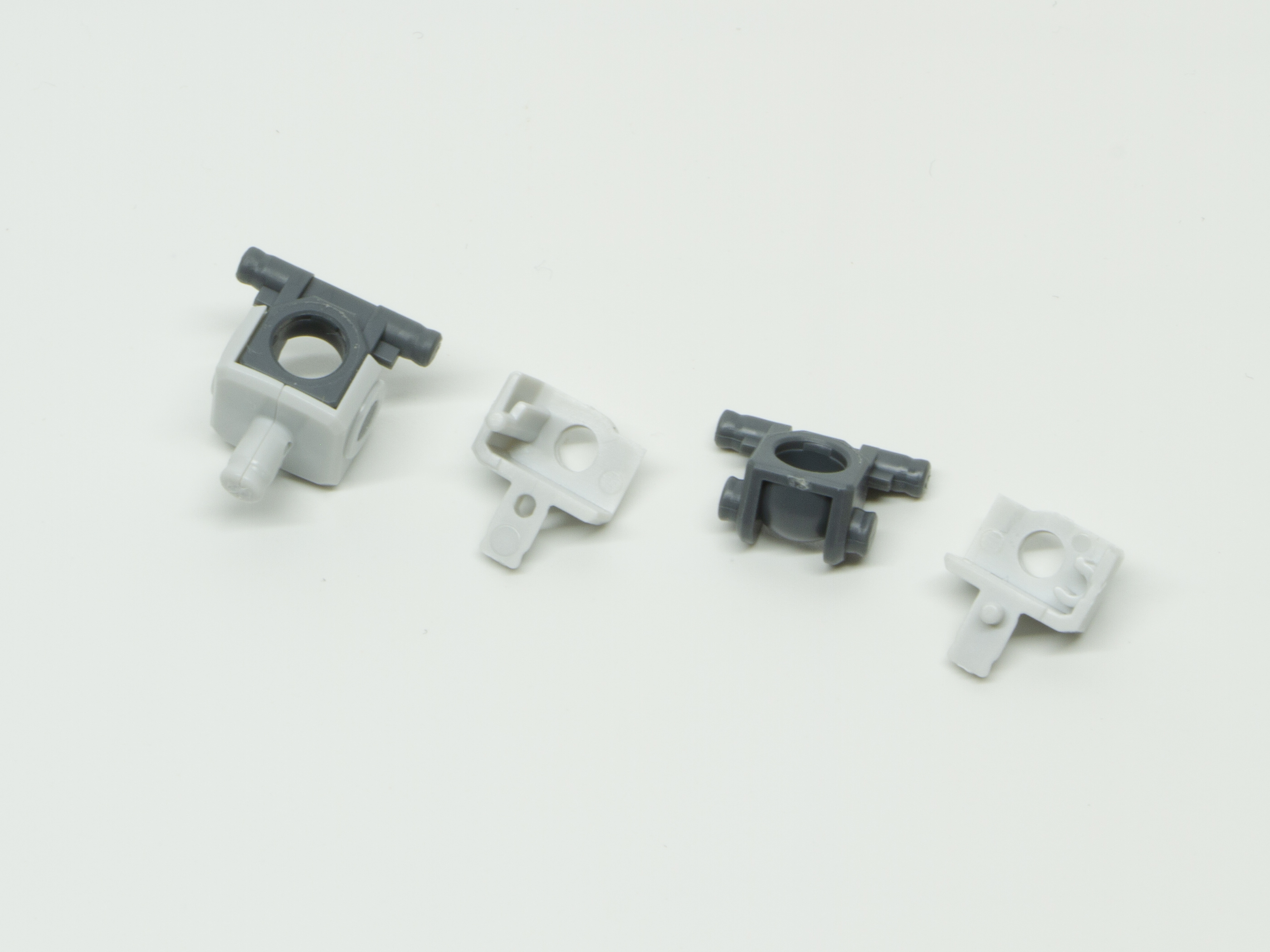 肩パーツの組み立て