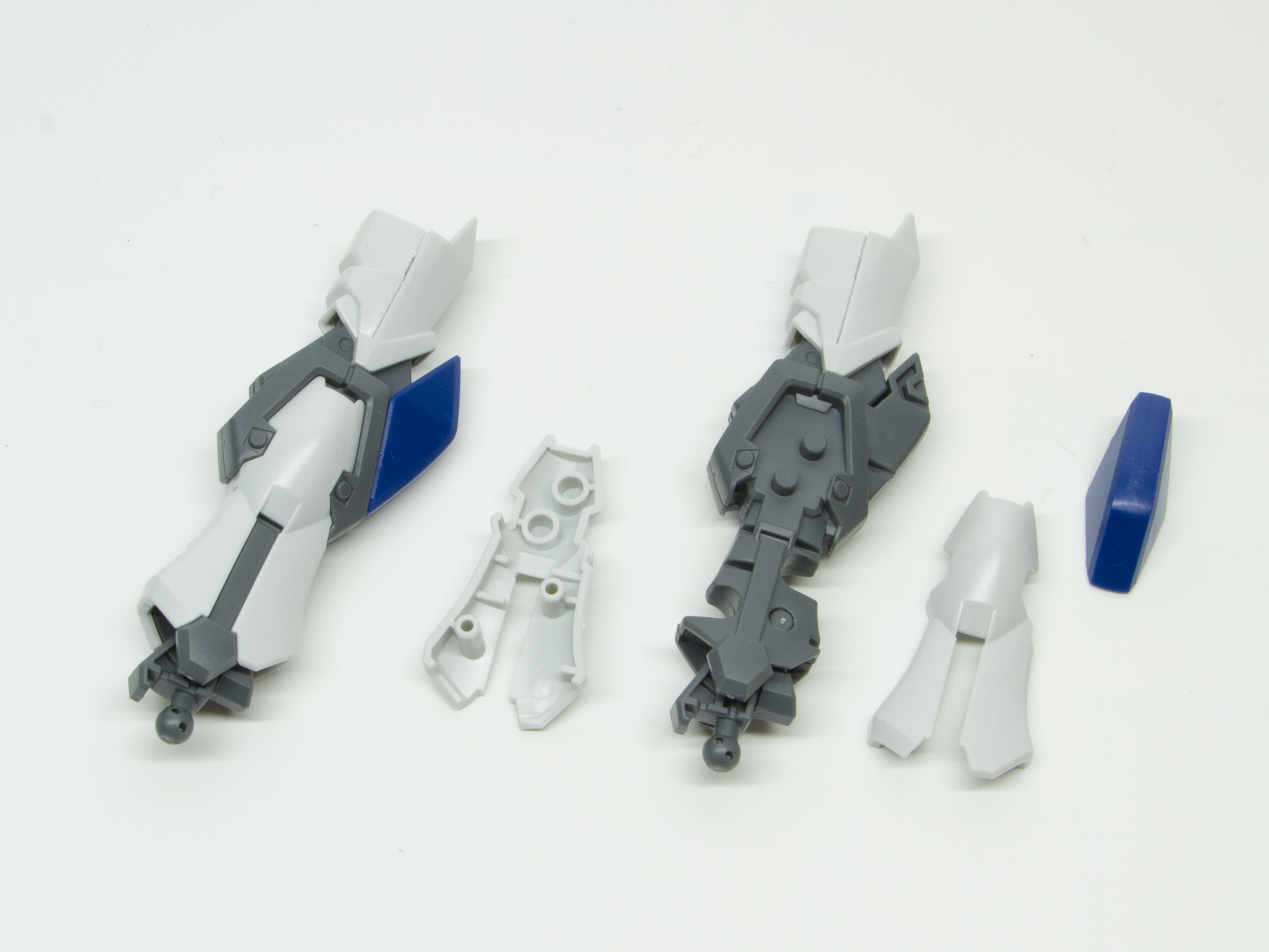 すね外装を取り付ける