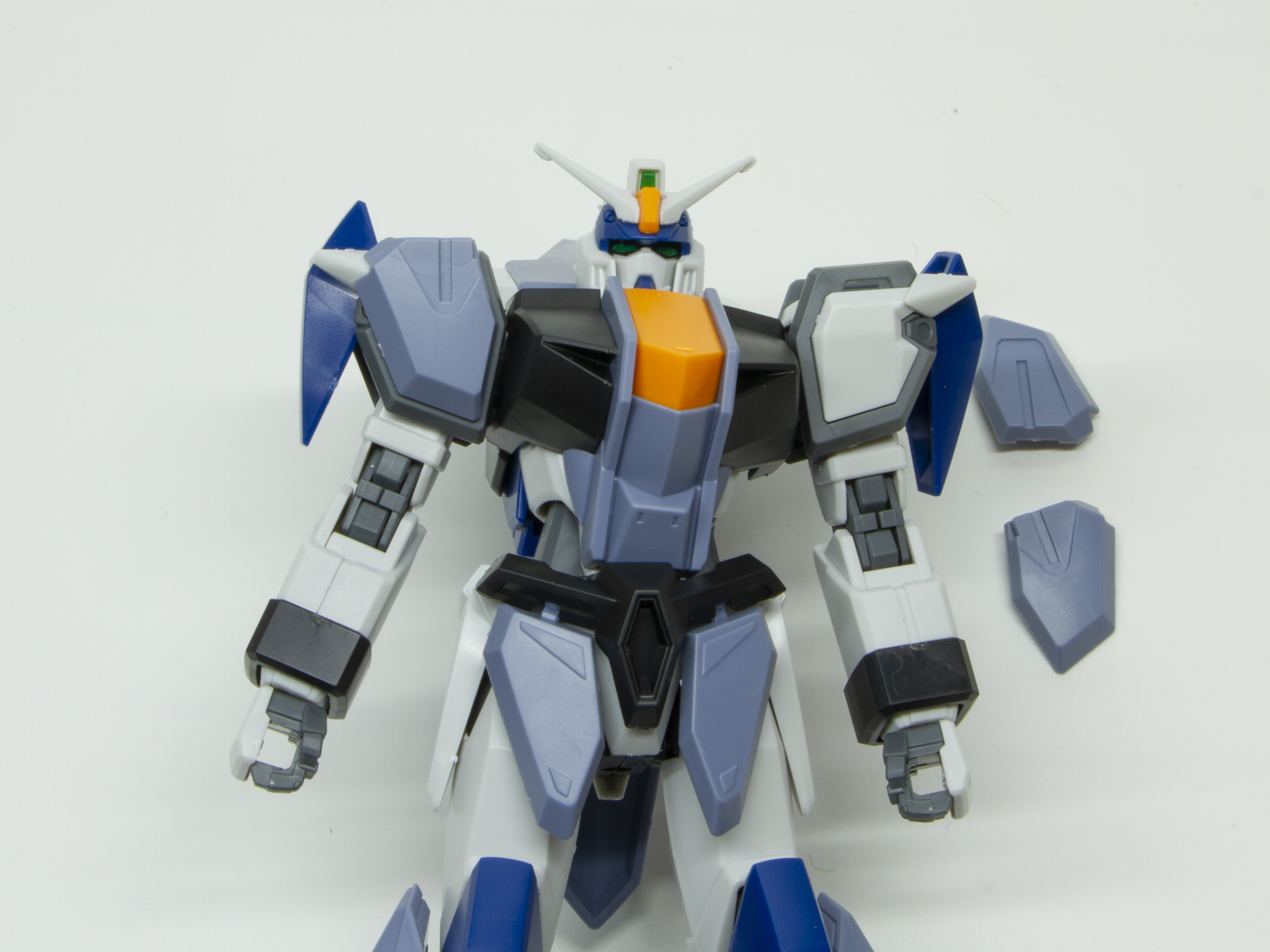 肩部増加装甲の取り付け