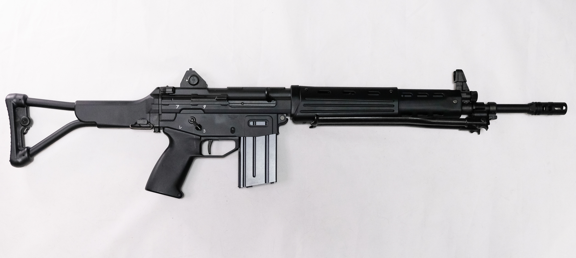 「89式5.56mm小銃〈折曲銃床型〉」右側