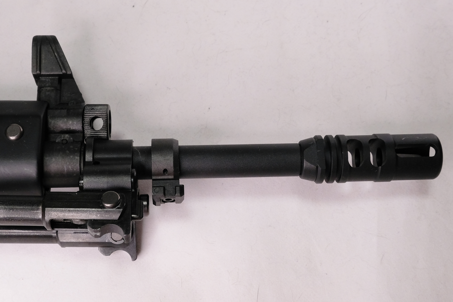 実銃通りのフロント部分