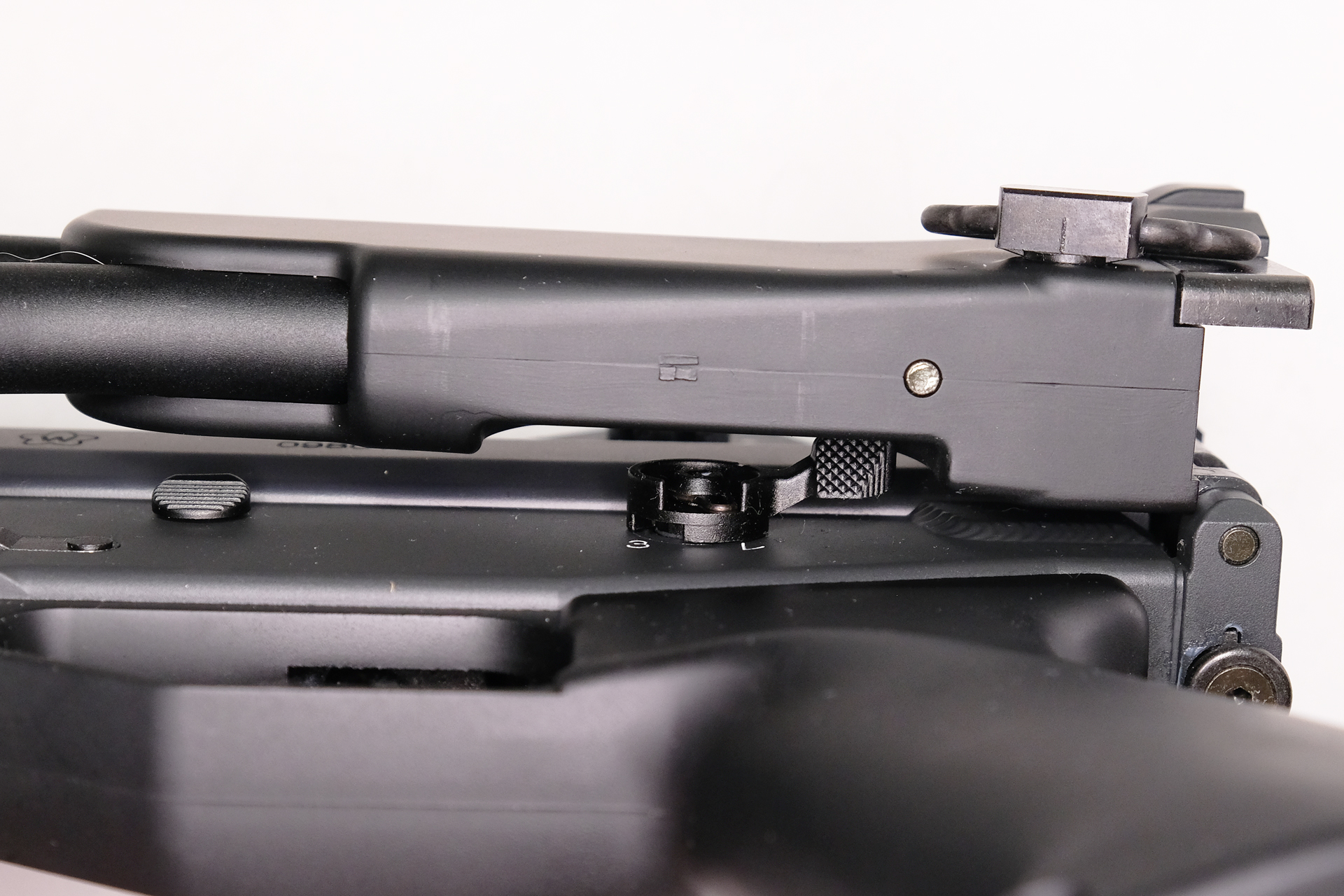 増設されたセレクターに干渉しないようになっている