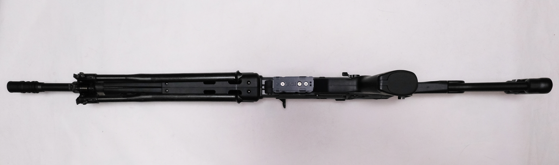 ガスブローバックマシンガン「89式5.56mm小銃〈折曲銃床型〉」下から