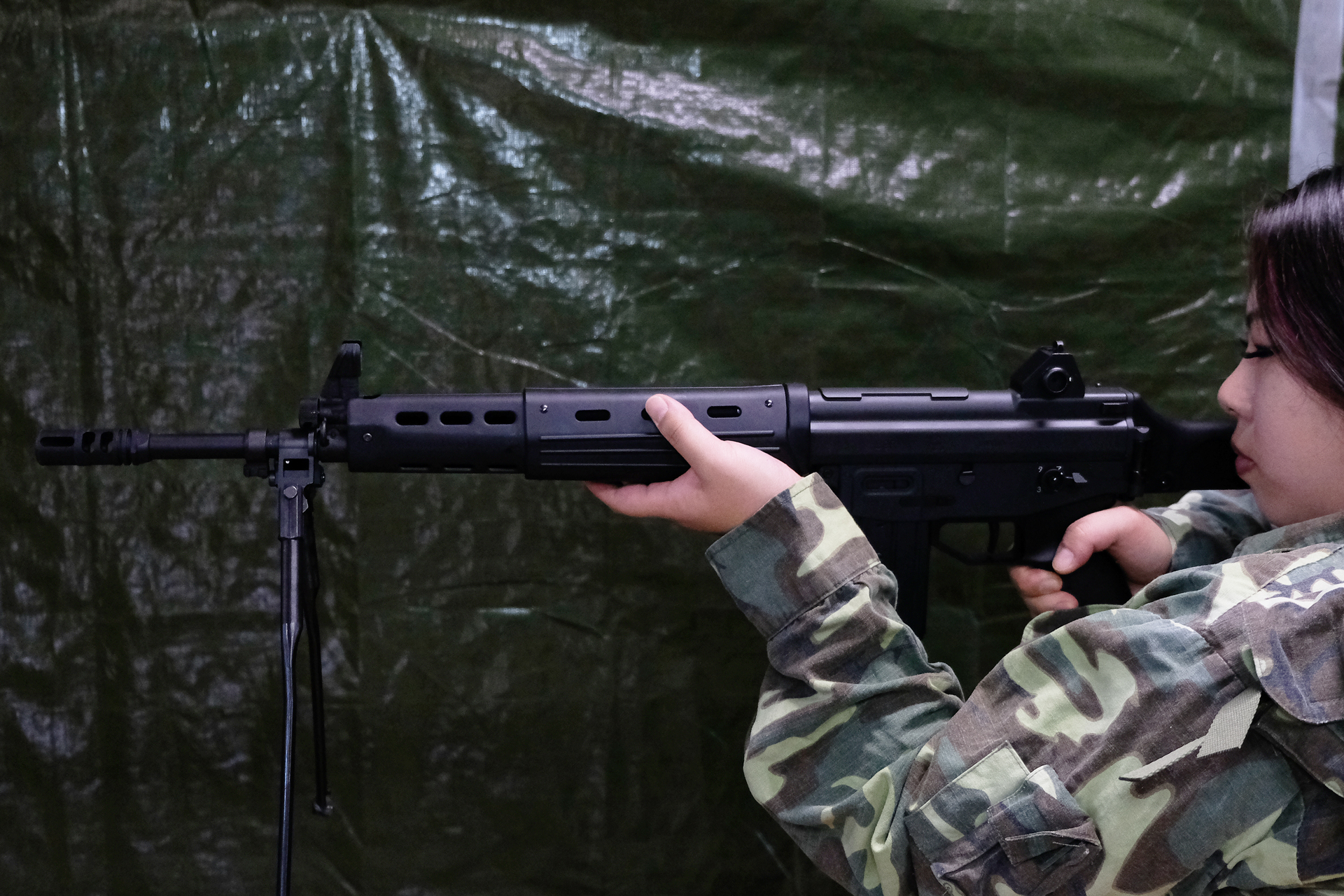 今回は埼玉県川口市のサバゲーショップ「ミリタリーブラッド」で撮影を行った