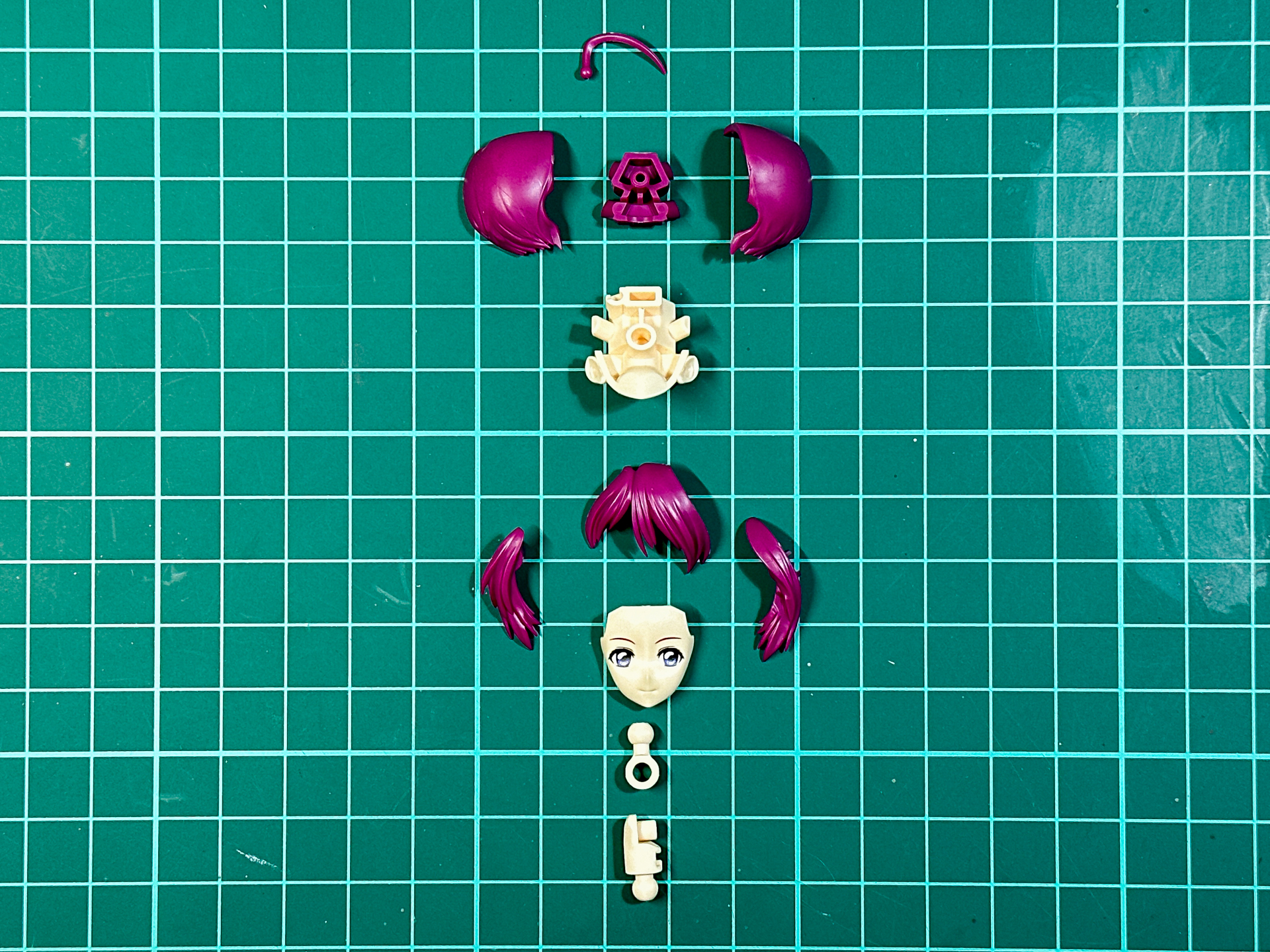 通常タイプの頭は全11パーツにて構成されています。