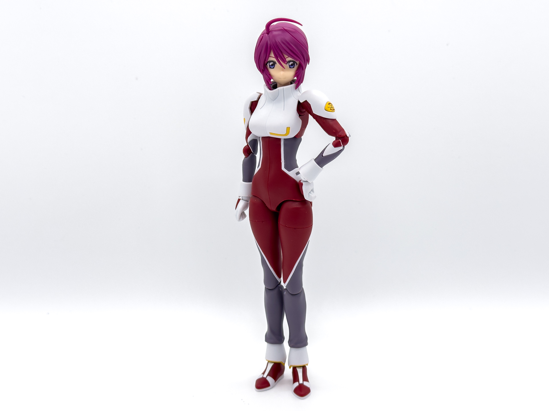 もちろんヘルメットなしでも魅力的なポージングが可能です。