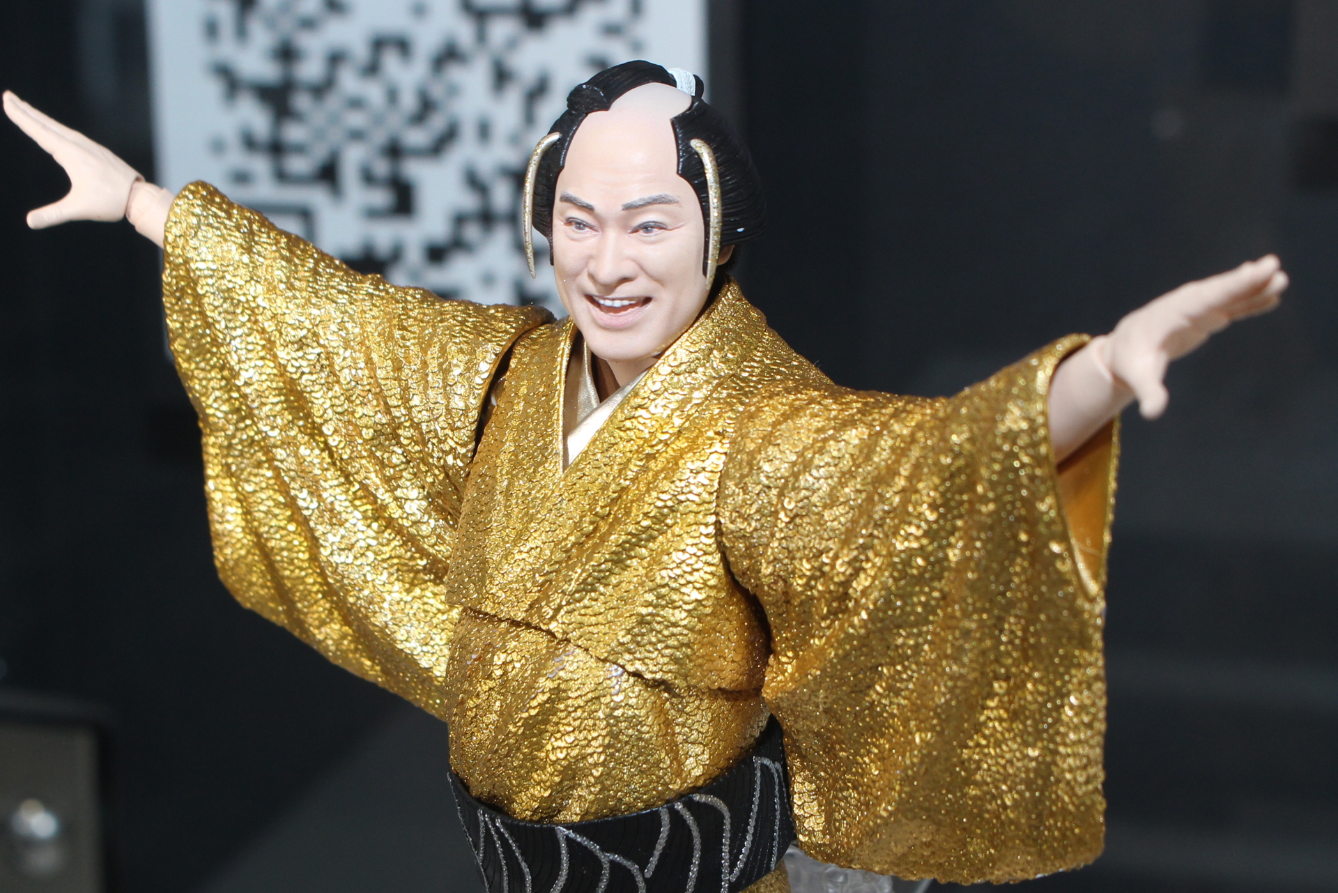 この笑顔を見てほしい。全高148mmのサイズながらカツラや歯まで細かく造形されていて、曲のメロディーが聞こえてくるようだ