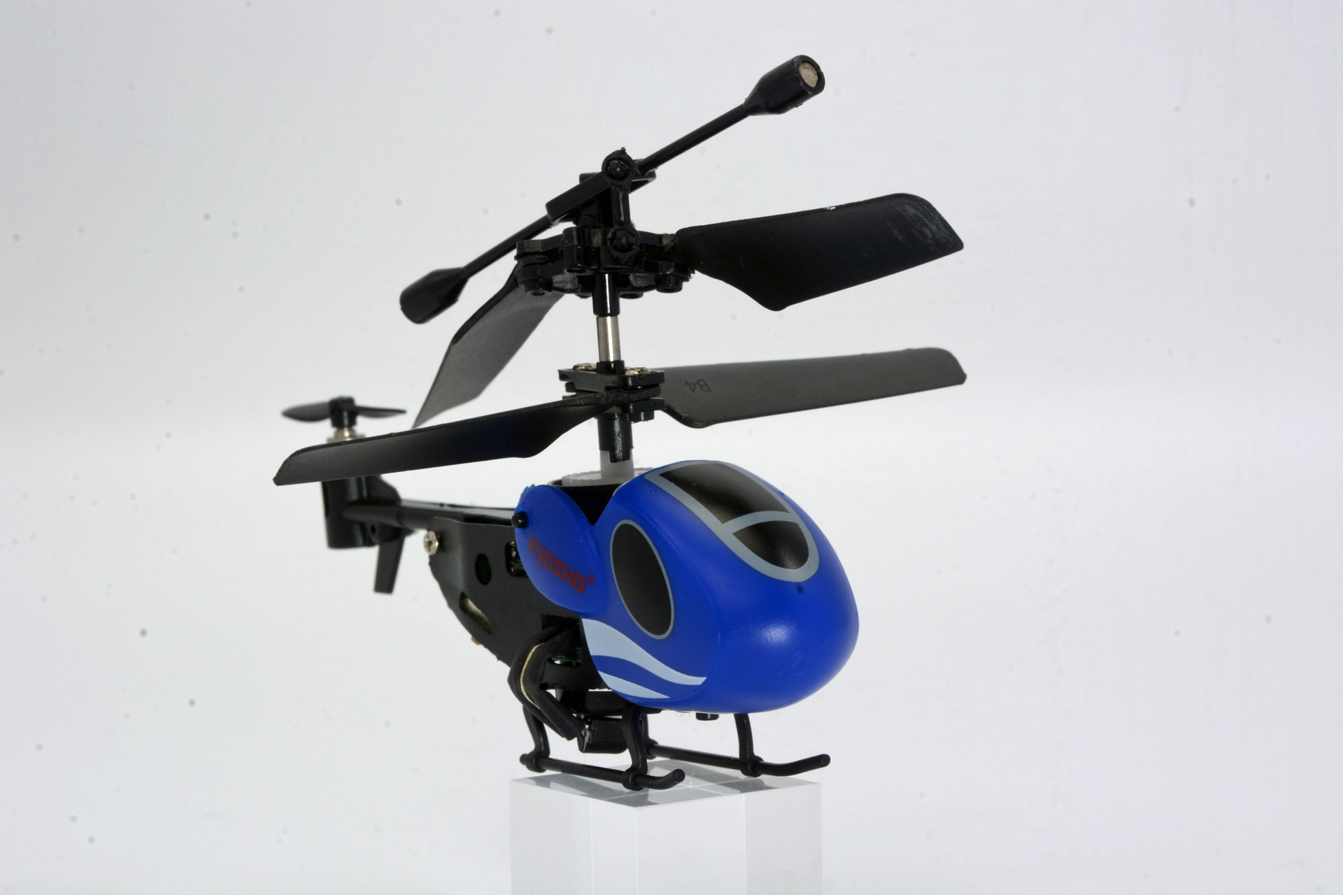 小さなボディでしっかり遊べるオススメのヘリRCだ