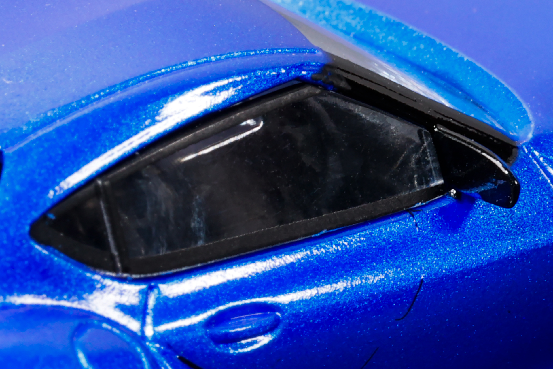 ドア回りの絶妙な凹凸も素晴らしい