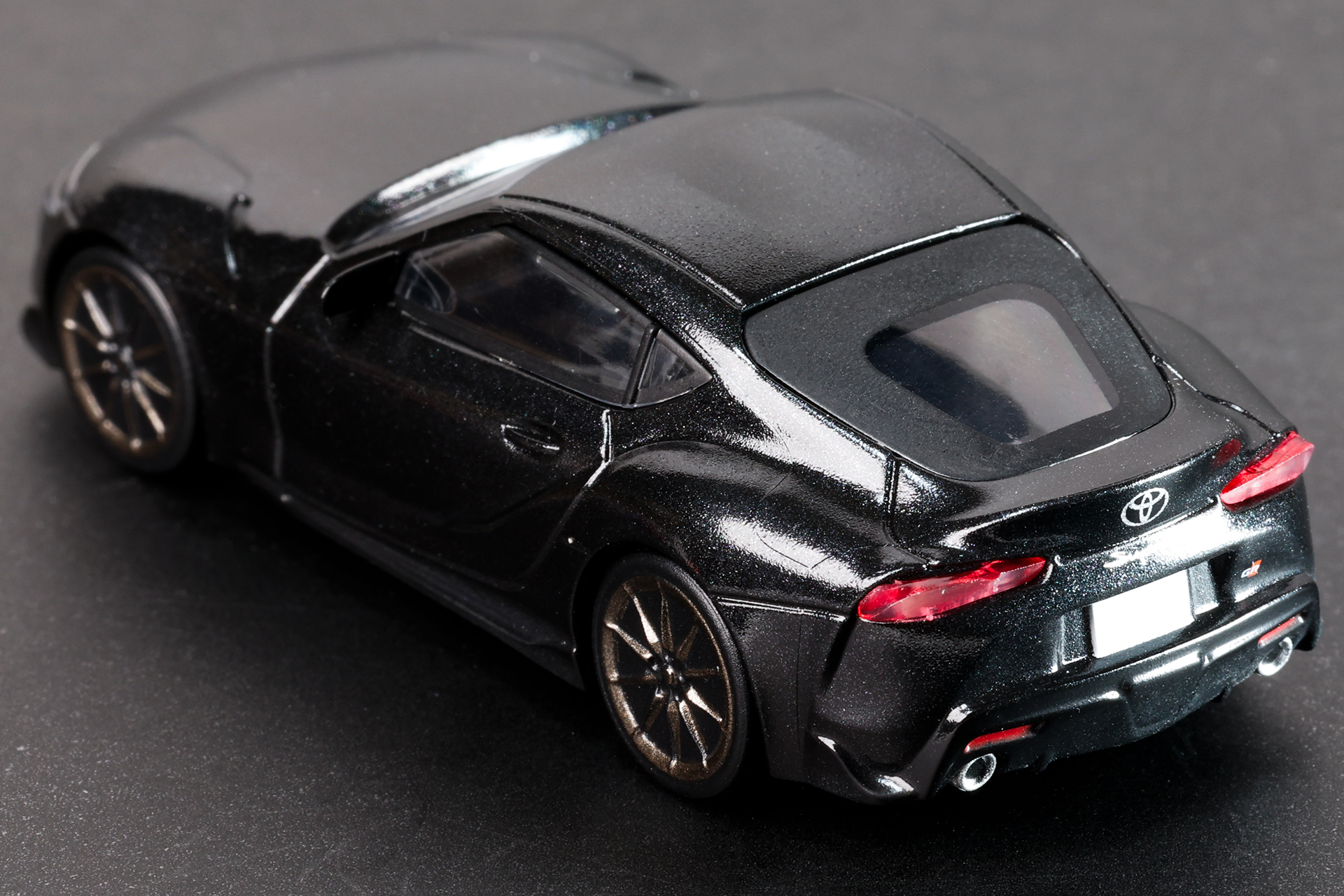 対象年齢は15才以上と、やや大人向けに作られている