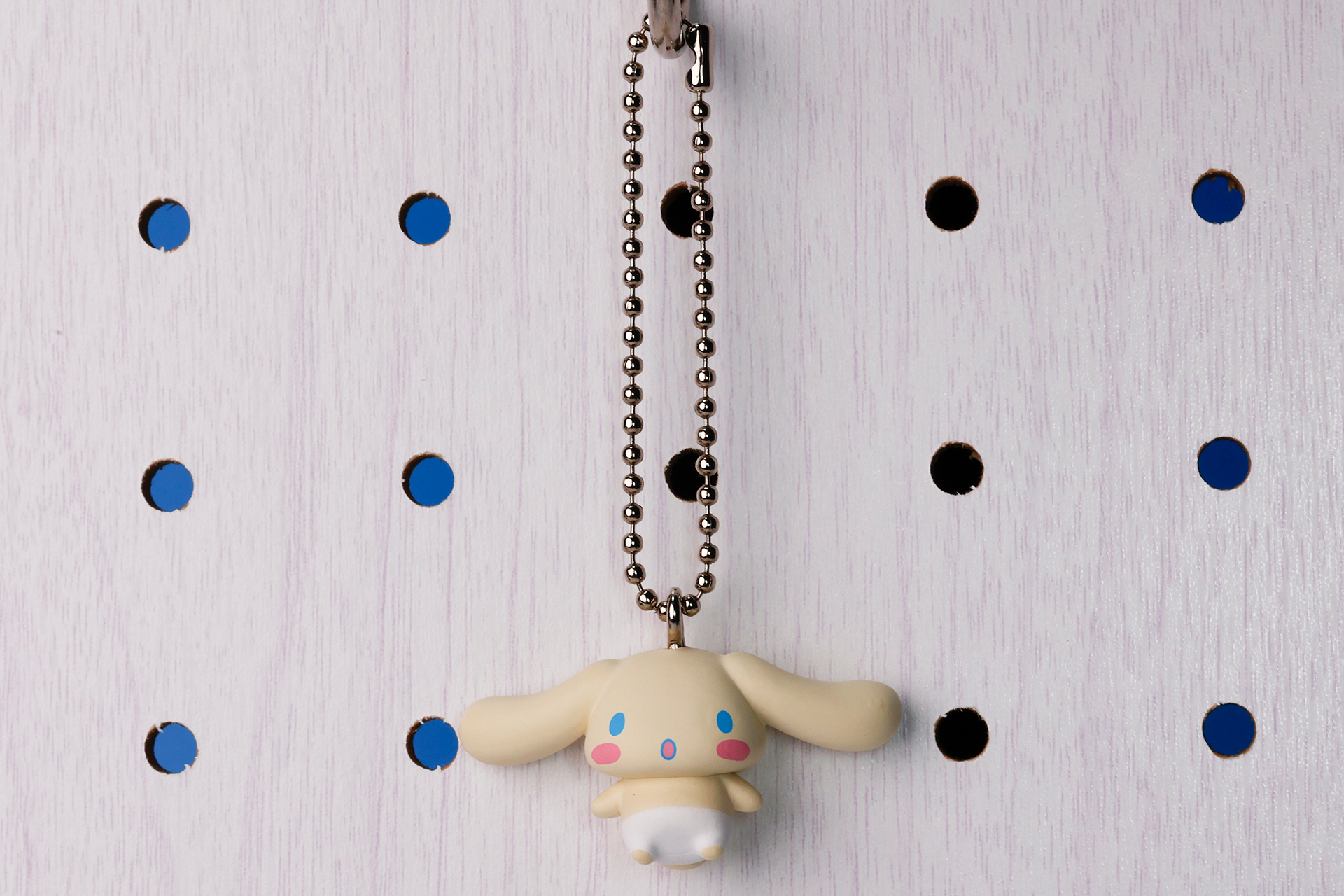 白い背景との色の違いがよくわかる