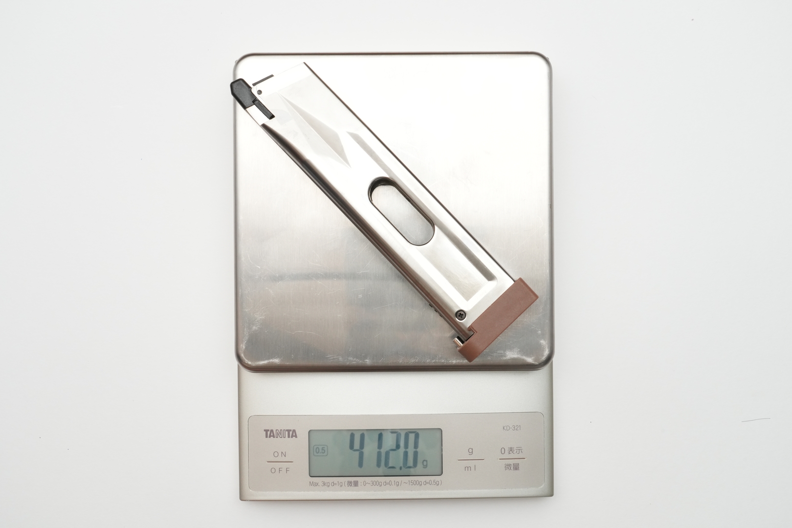マガジンの実測重量は412.0g