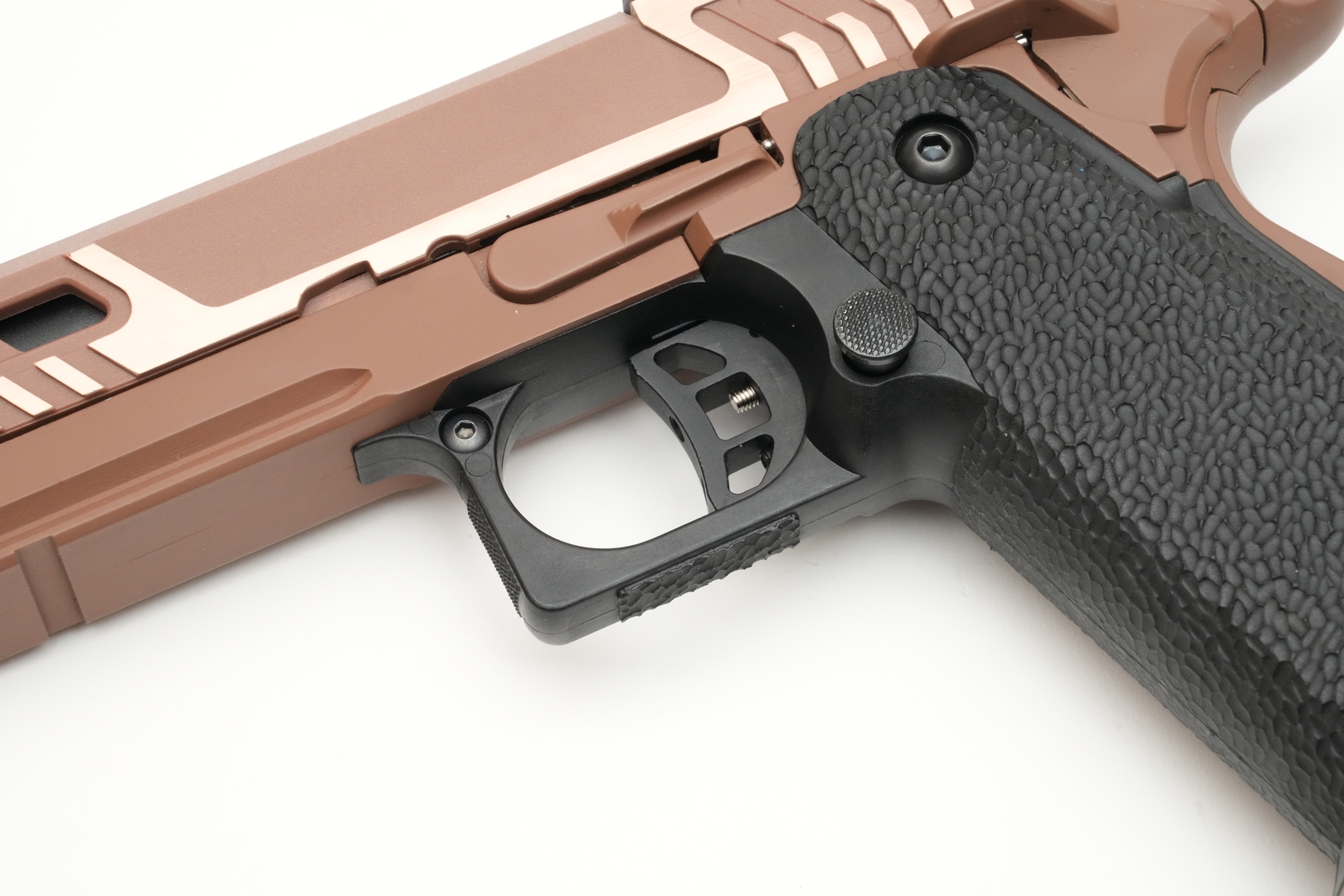 細かな加工、パーツにより操作性を向上させている