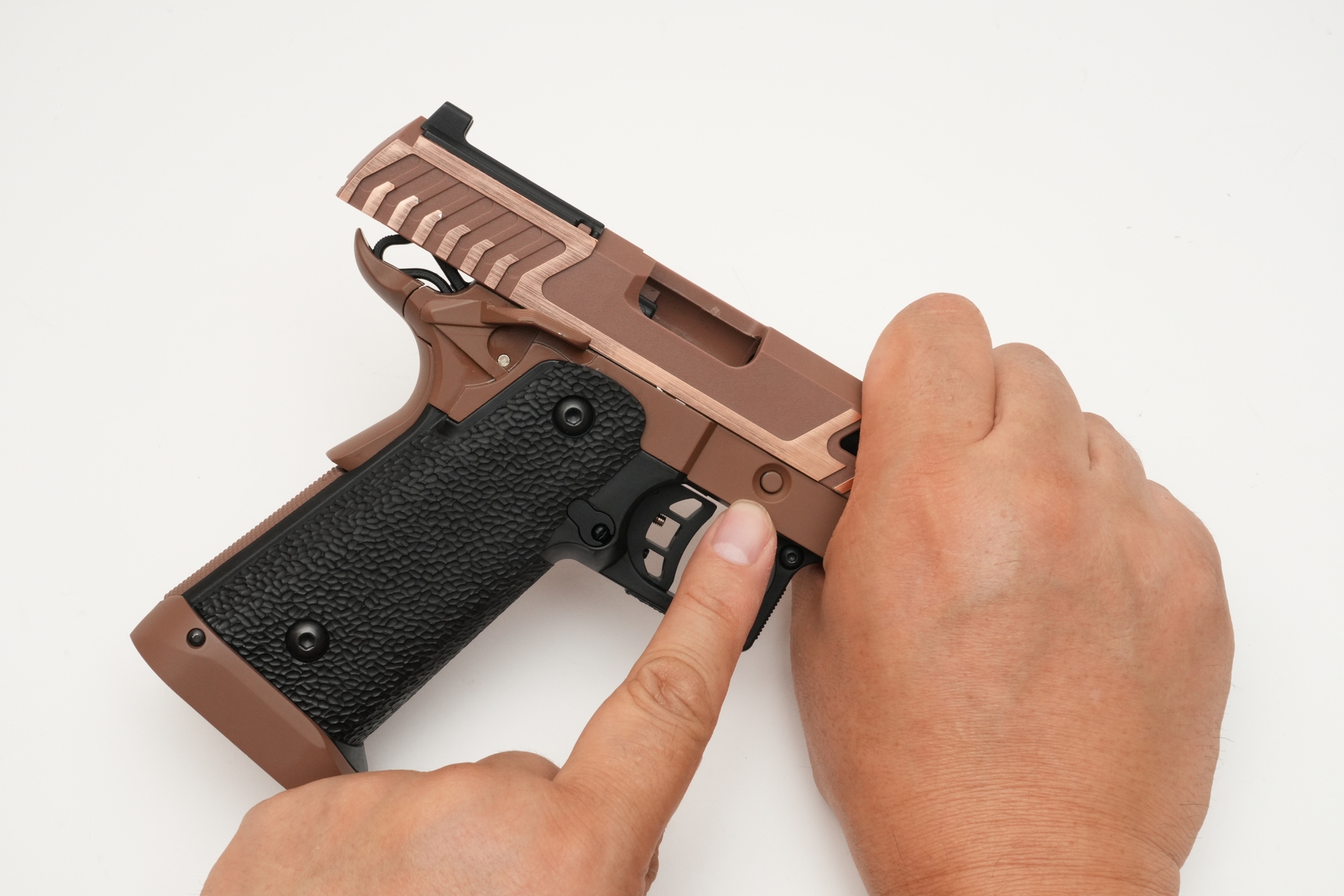 スライドストップは指で押せば簡単に抜ける