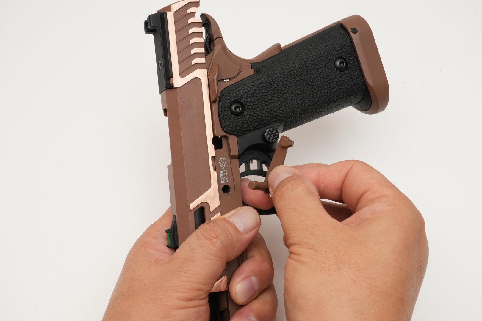 スライドストップは指で押せば簡単に抜ける