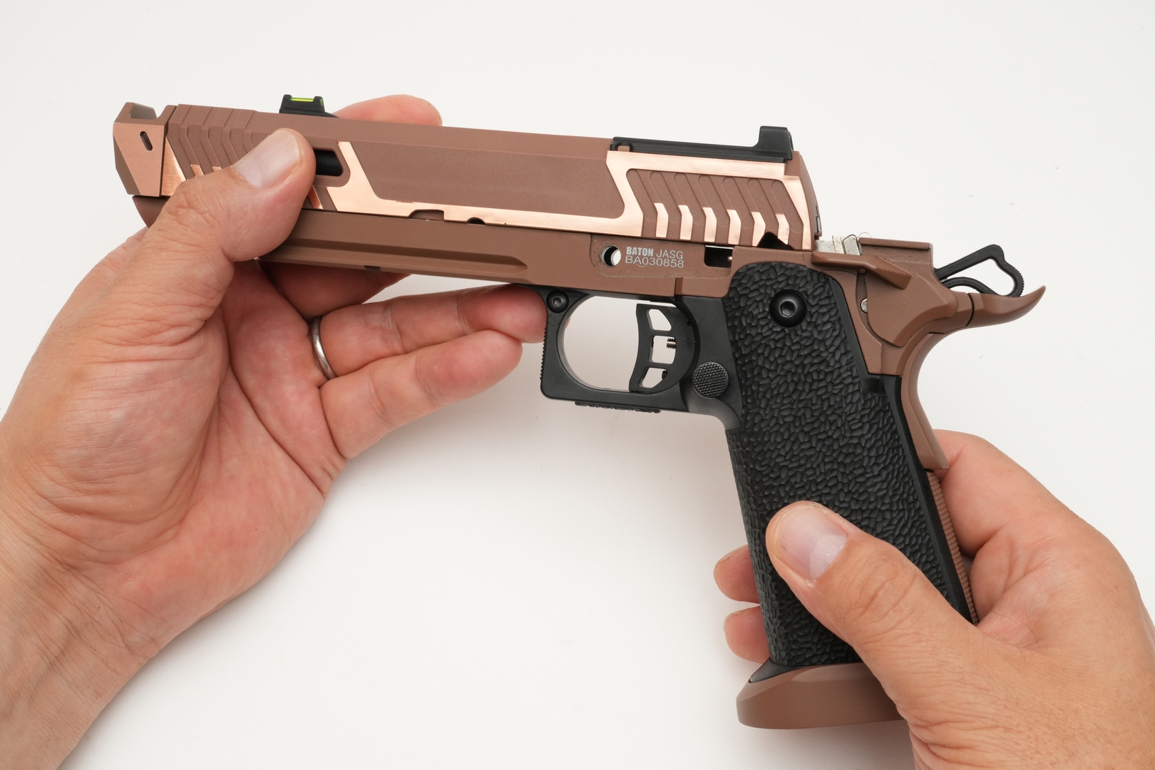 スライドストップは指で押せば簡単に抜ける