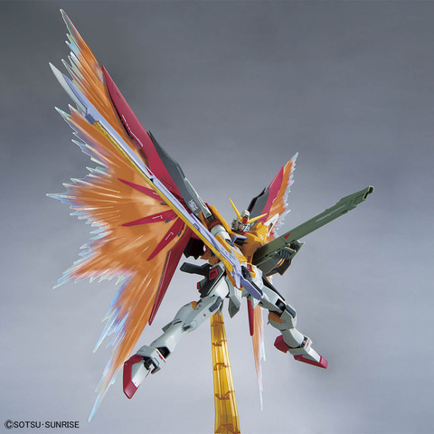ガンダムベースにてガンプラ「MG 1/100 デスティニーガンダム