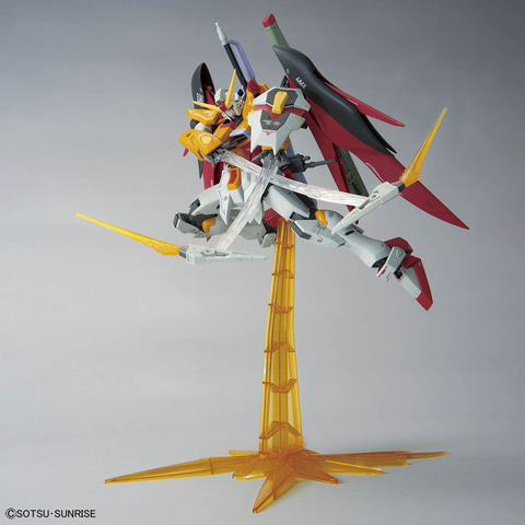 ガンダムベースにてガンプラ「MG 1/100 デスティニーガンダム