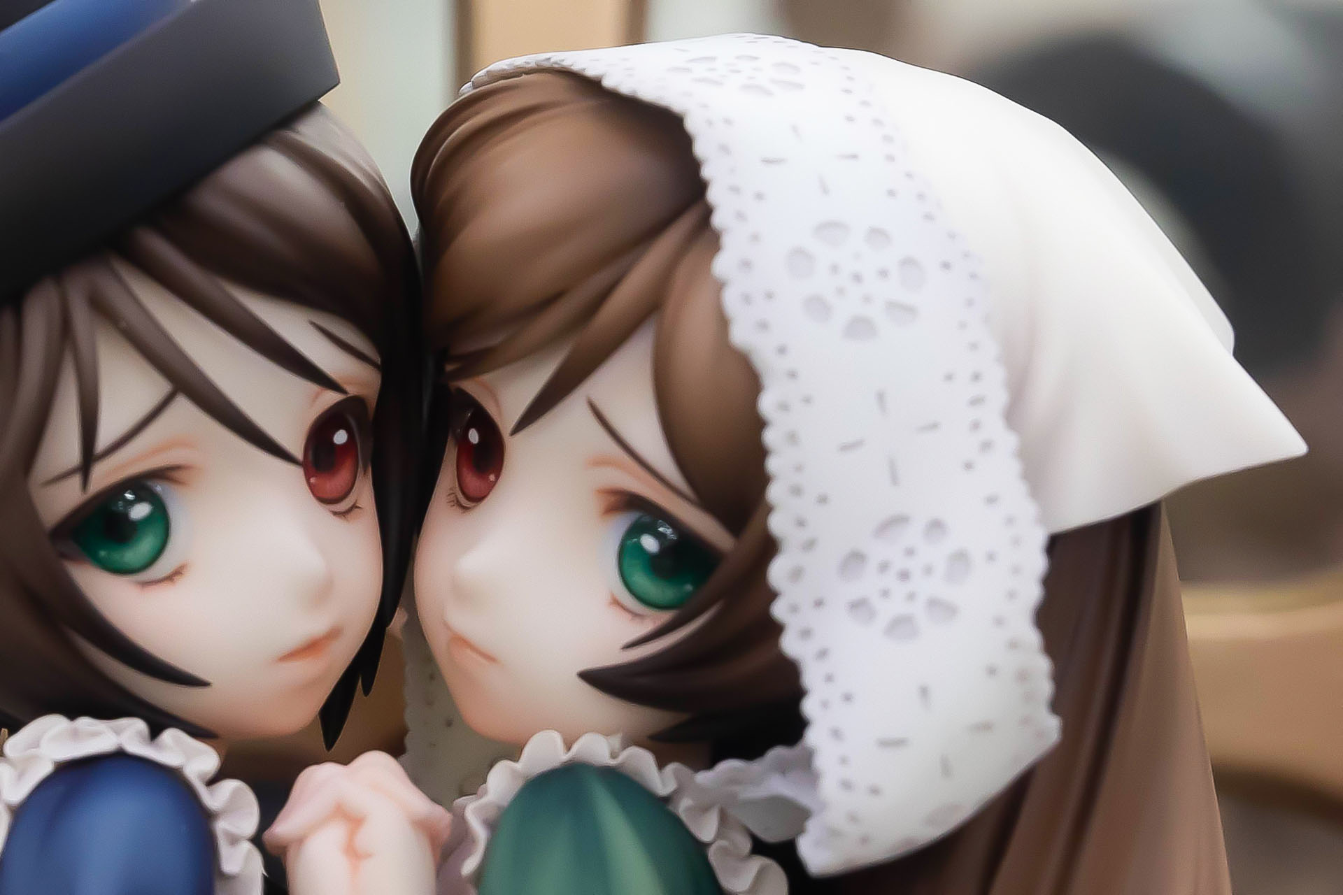 ふたりの髪の色は微妙に異なっている