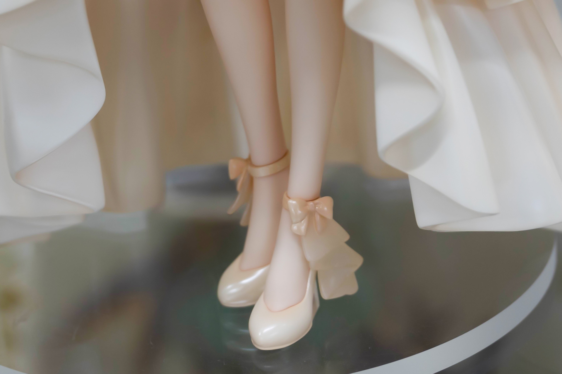 足元も手抜かり上品な見た目だ