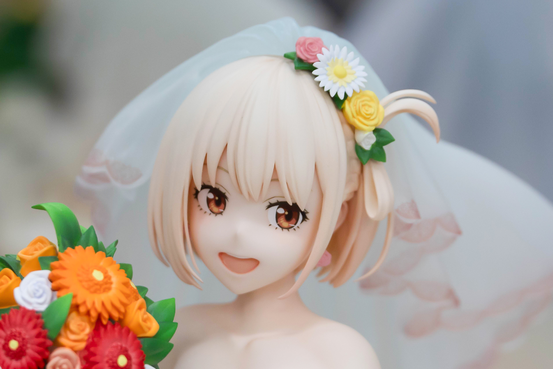 錦木千束の魅力がこの表情に思いっきり詰まっている