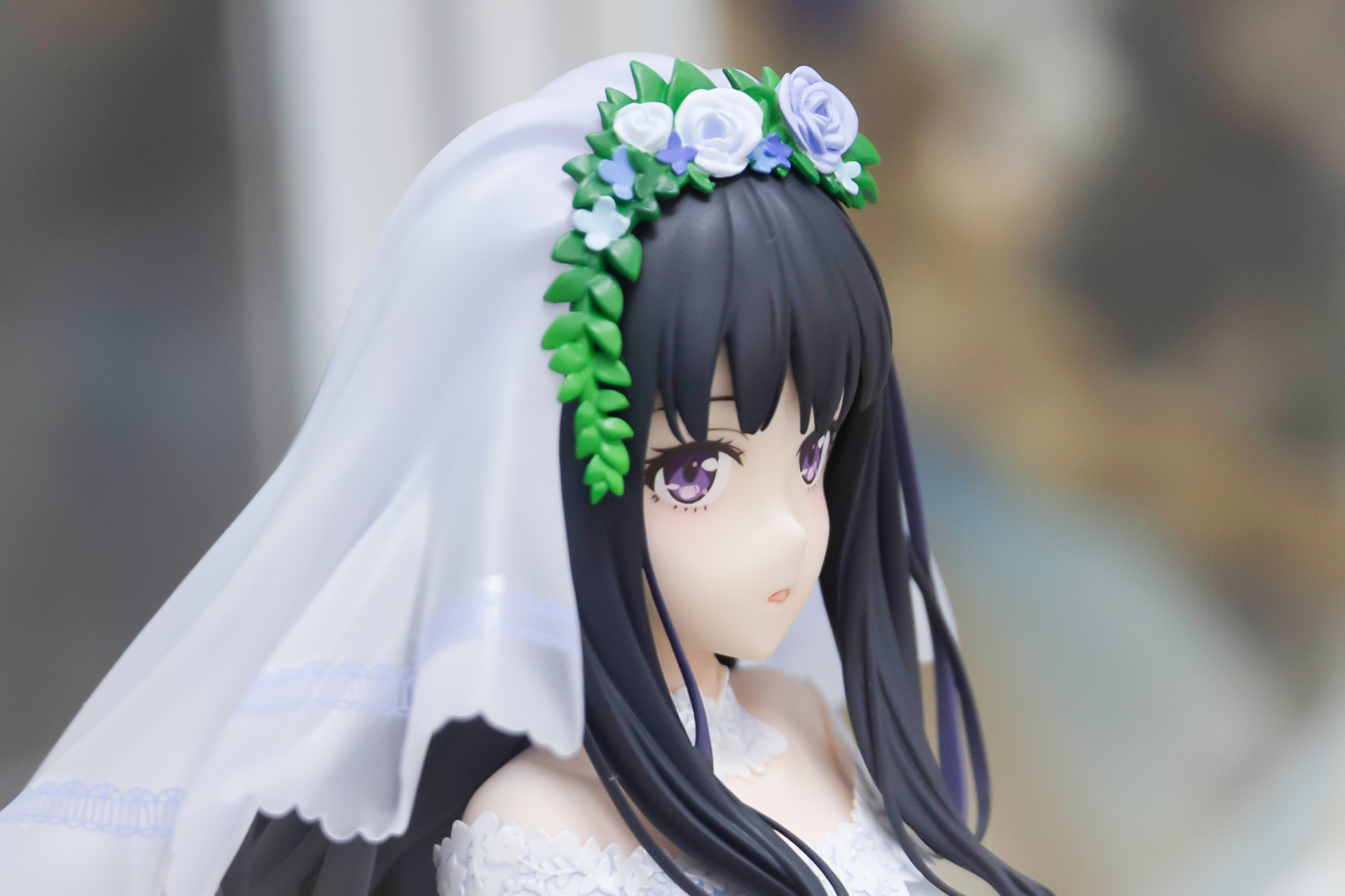 髪の一部は異なる彩色が施されている