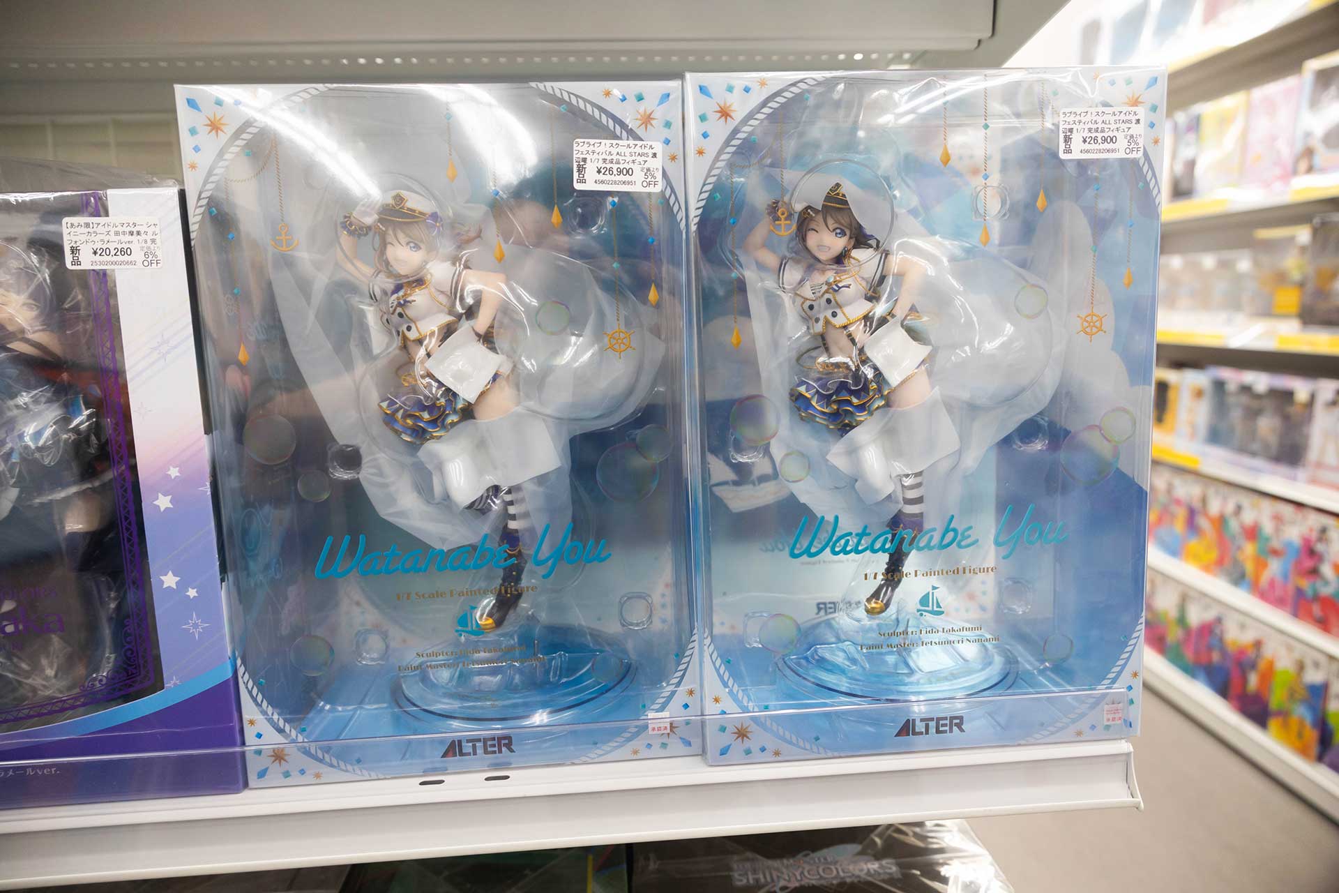 ラブライブのフィギュアもこちらのフロアで販売されている