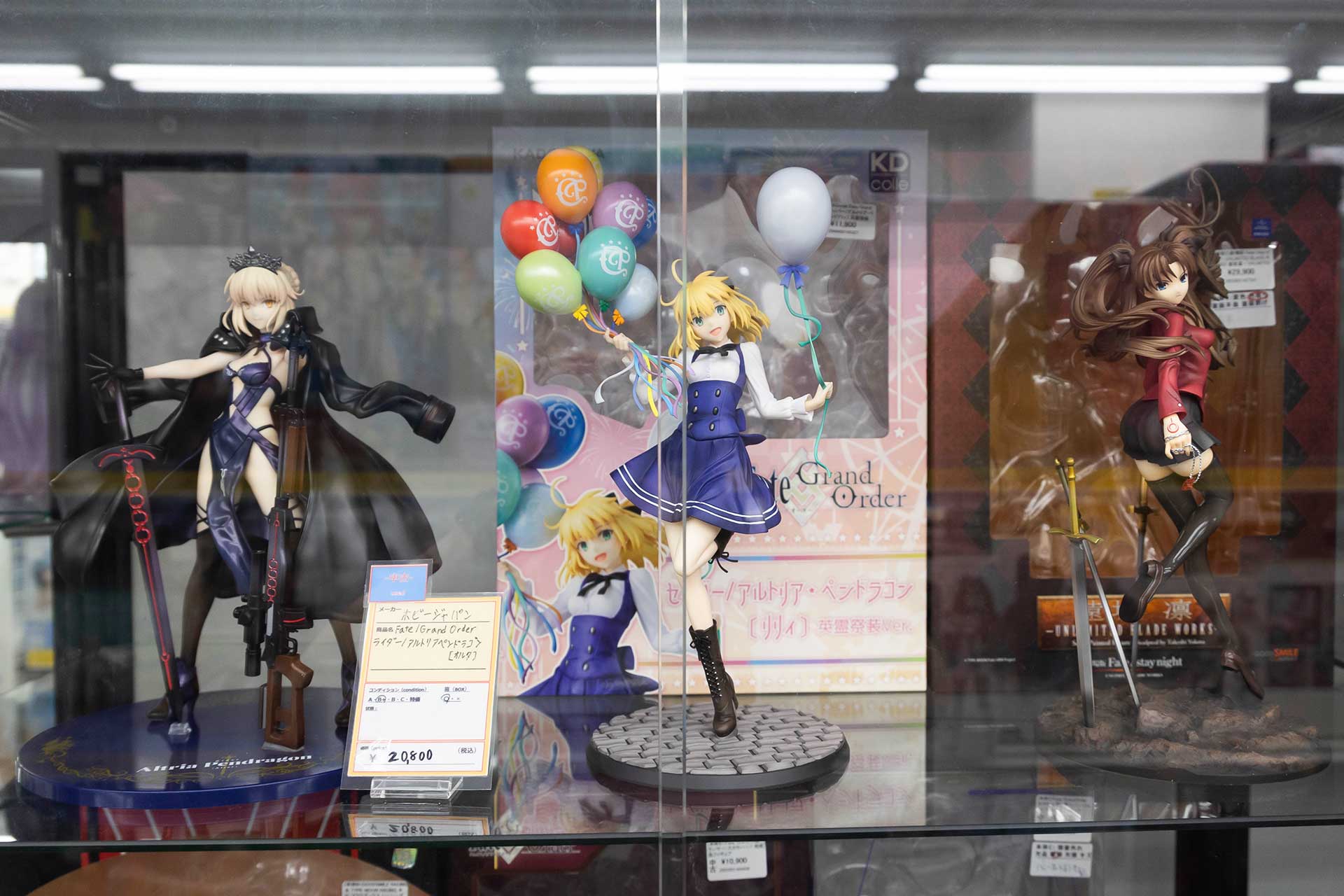 箱に入った状態ではいまいちわかりにくいが、棚で飾られている出来映えもチェックできる