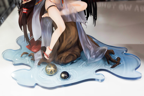 新品未開封　アズールレーン 天城 走水静蓮Ver. アクリル展示ケース付き 20240606_ed1ece.jpg