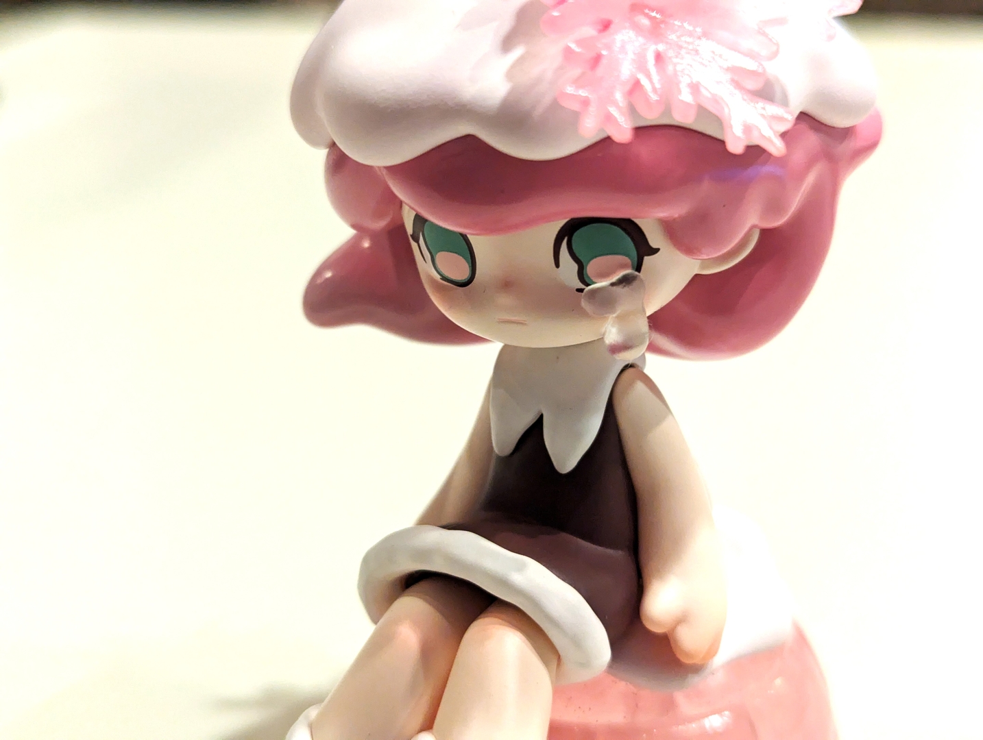 髪と本体、台座など、部位ごとに材質が異なり、手に触れた際の質感がかなりよい