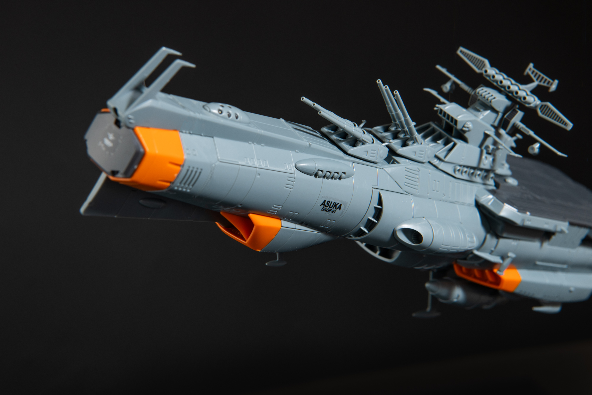 アップで撮影してもディテールが細かいおかげで臨場感が出る。今にも波動防壁弾を撃ちそうな雰囲気が出ている。